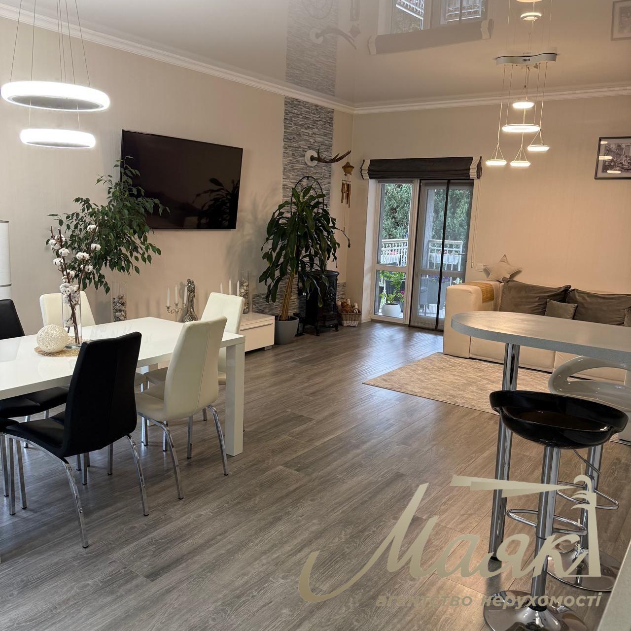 Cozy two-story house (135 m²) for sale, perfect for comfortable living in the village of Kryukovshchina, Kyiv-Svyatoshynsky District, Kyiv Oblast.
