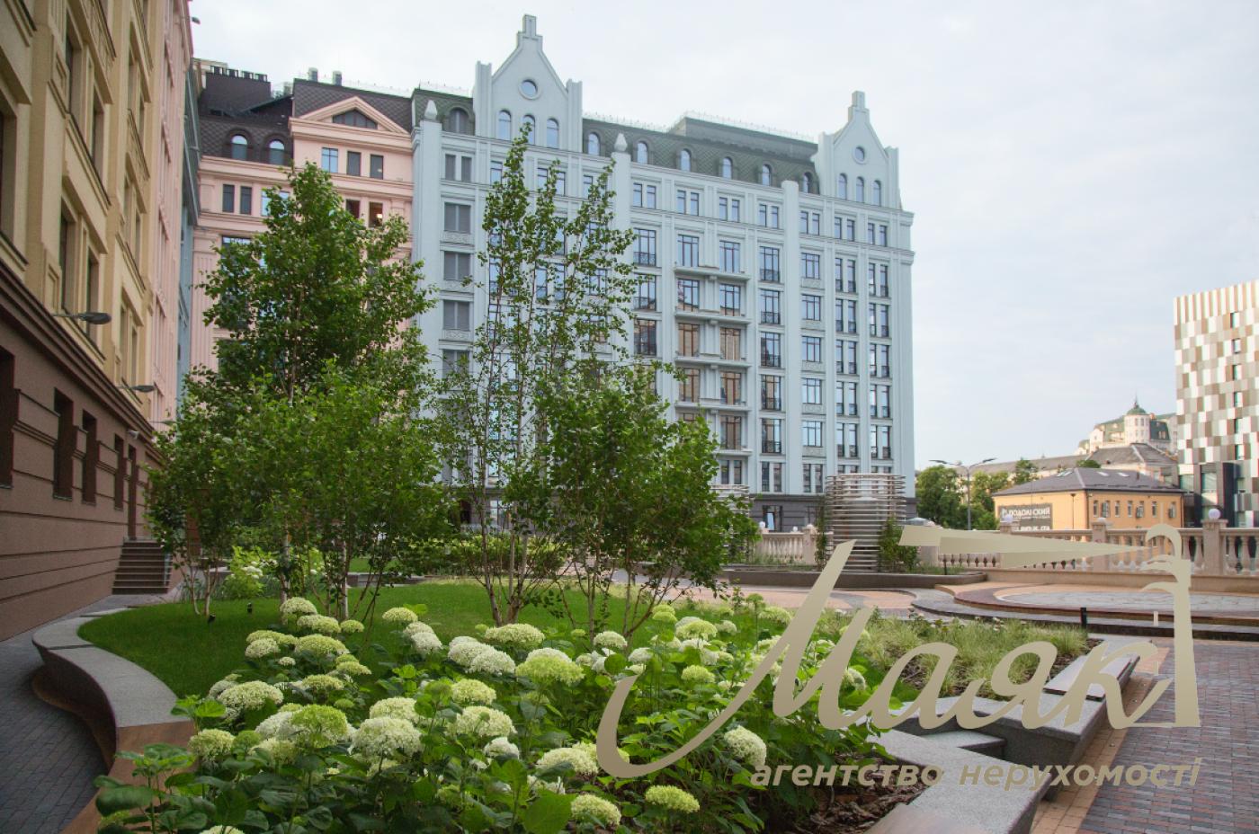 Rent Office 960 m2 in BC "Astarta", Naberezhno-Kreschatitskaya street, Podol.