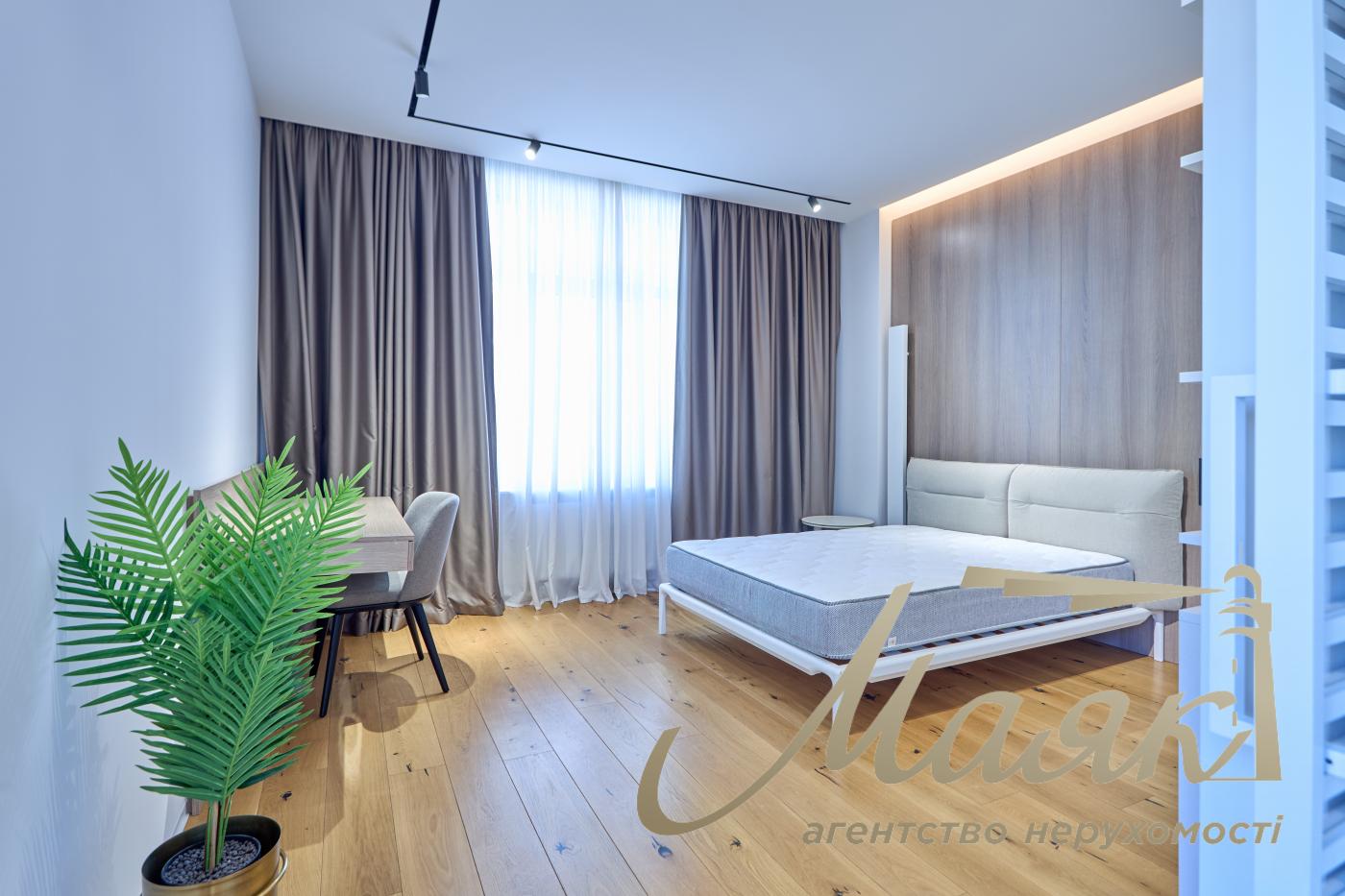 Rent 5-room apartment LCD Novopecherskie Lipki, Verkhoglyada street (Dragomirov)