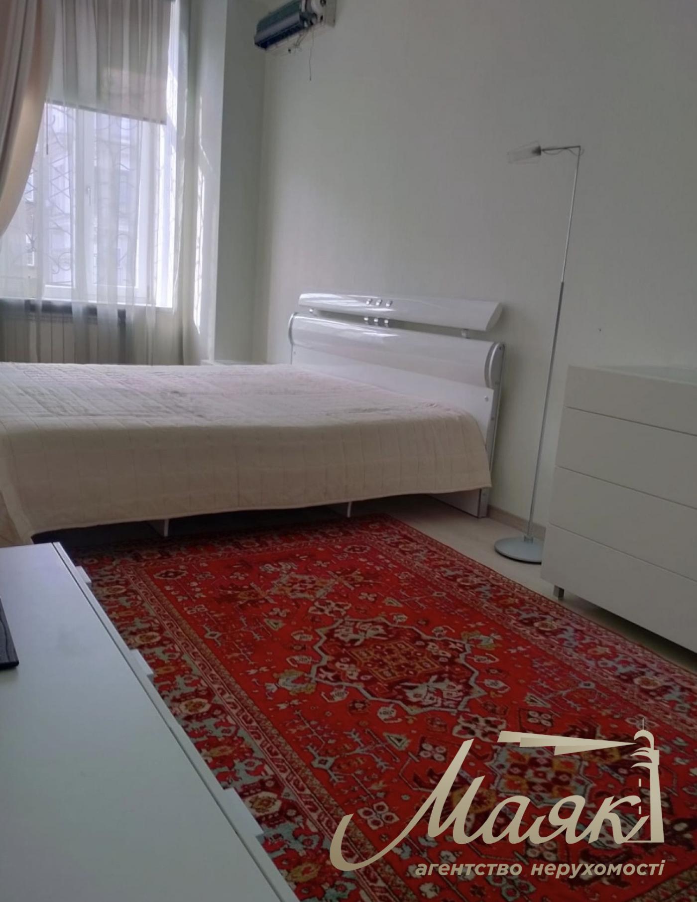 Аренда 2-х ком,Царский дом,Печерск,метро Площадь Украинских Героев 