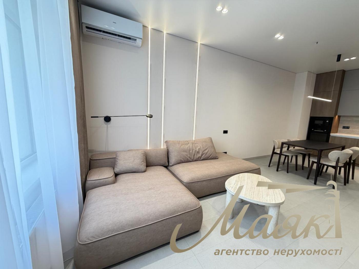 3-Bedroom Apartment for Rent in the Novopecherskie Lipki Residential Complex, 15B Verkholyuda (Dragomirova) St.
