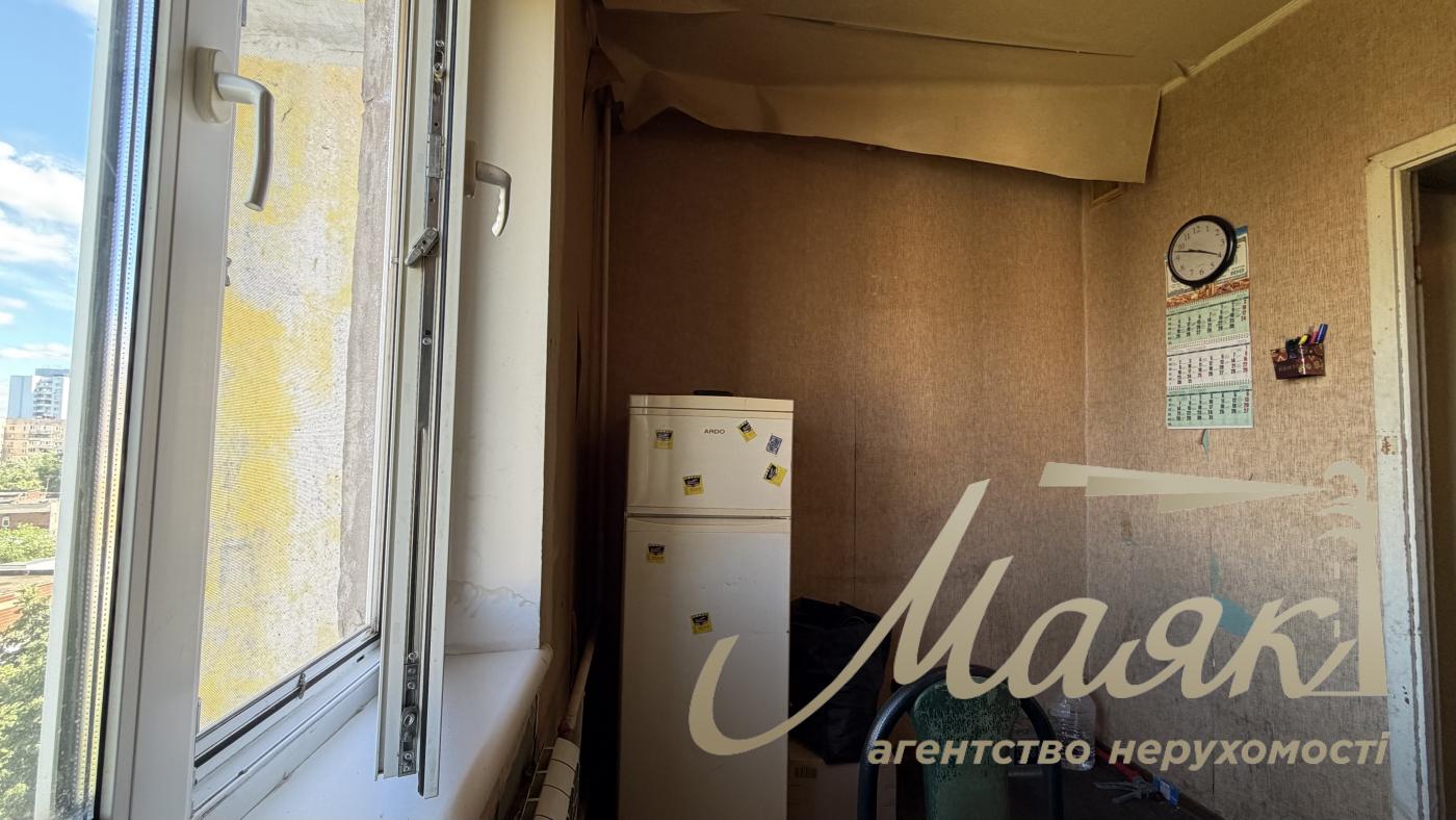 Продаж 1-кімнатної квартири площею 30,2 м² на вул. Рональда Рейгана, 11А, район Троєщина, Київ
