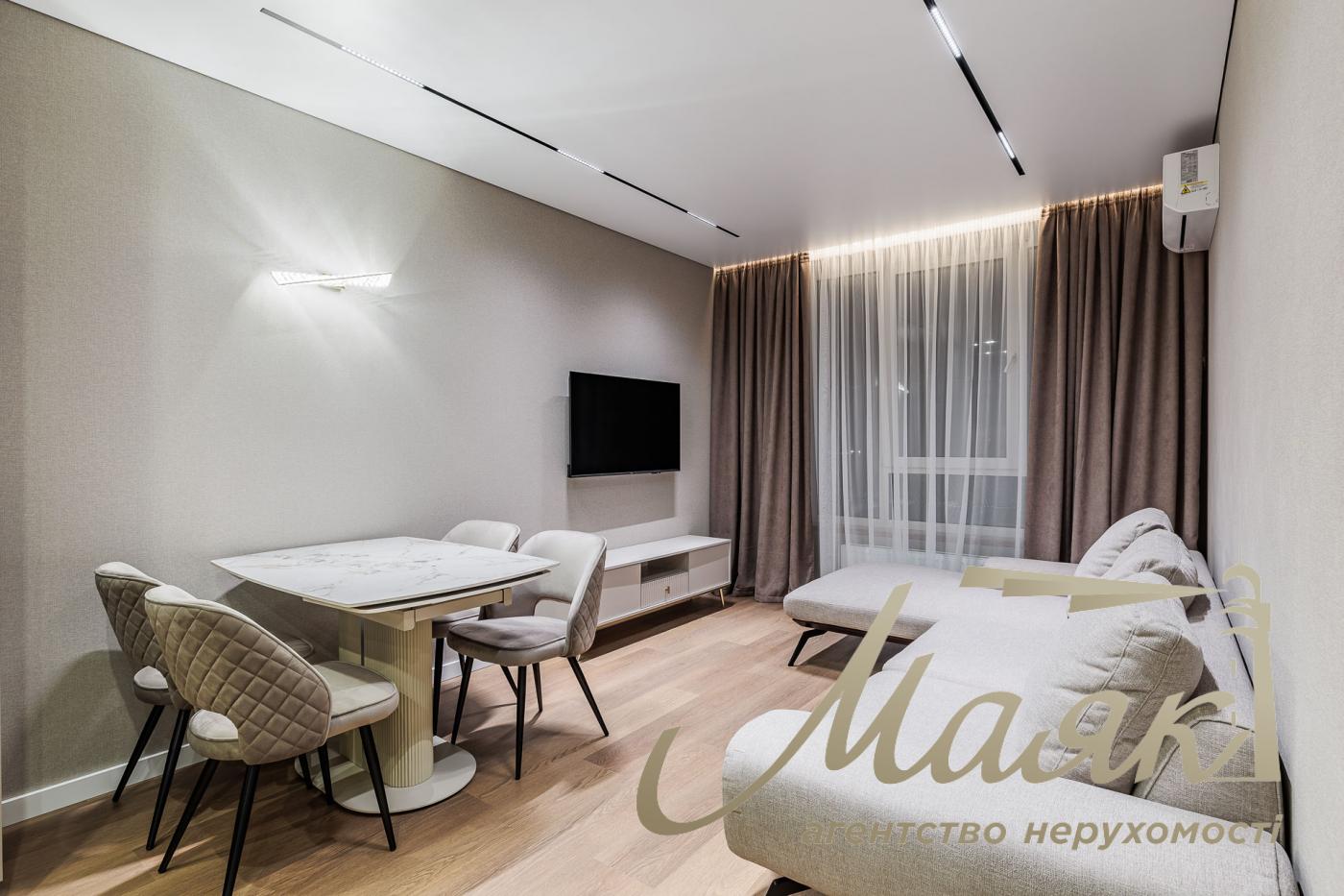 Продаж 1-кімнатної квартири з ремонтом ЖК Варшавський 3, Виноградар, Київ