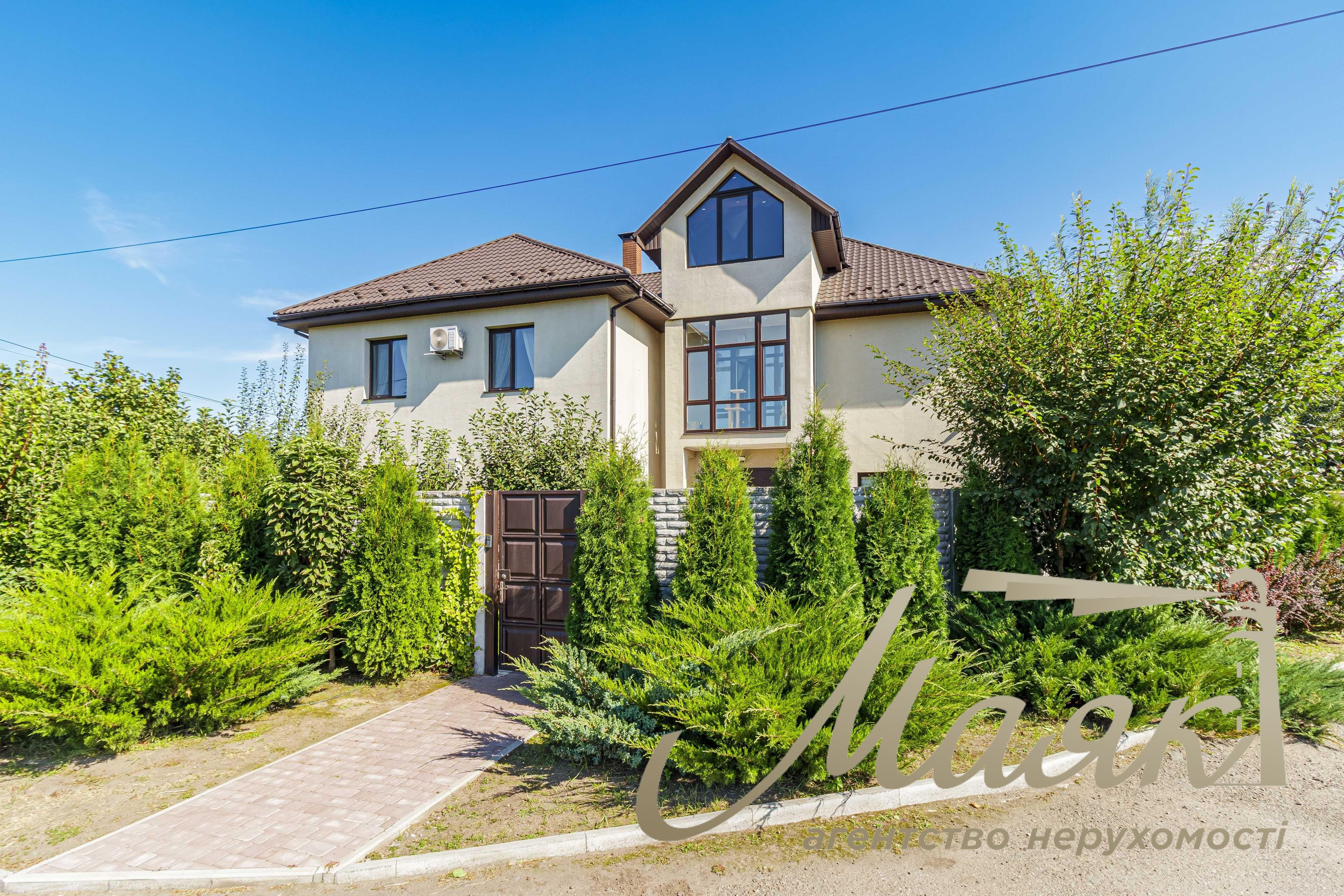 Оренда преміального будинку площею 290 м² у с. Нові Безрадичі, 12 соток, авторський проект, Обухівський напрямок, Київська область