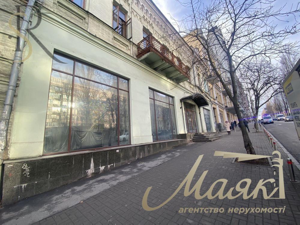 Оренда фасадного приміщення Бессарабська площа/ Бульвар Шевченка 608 м кв Центр