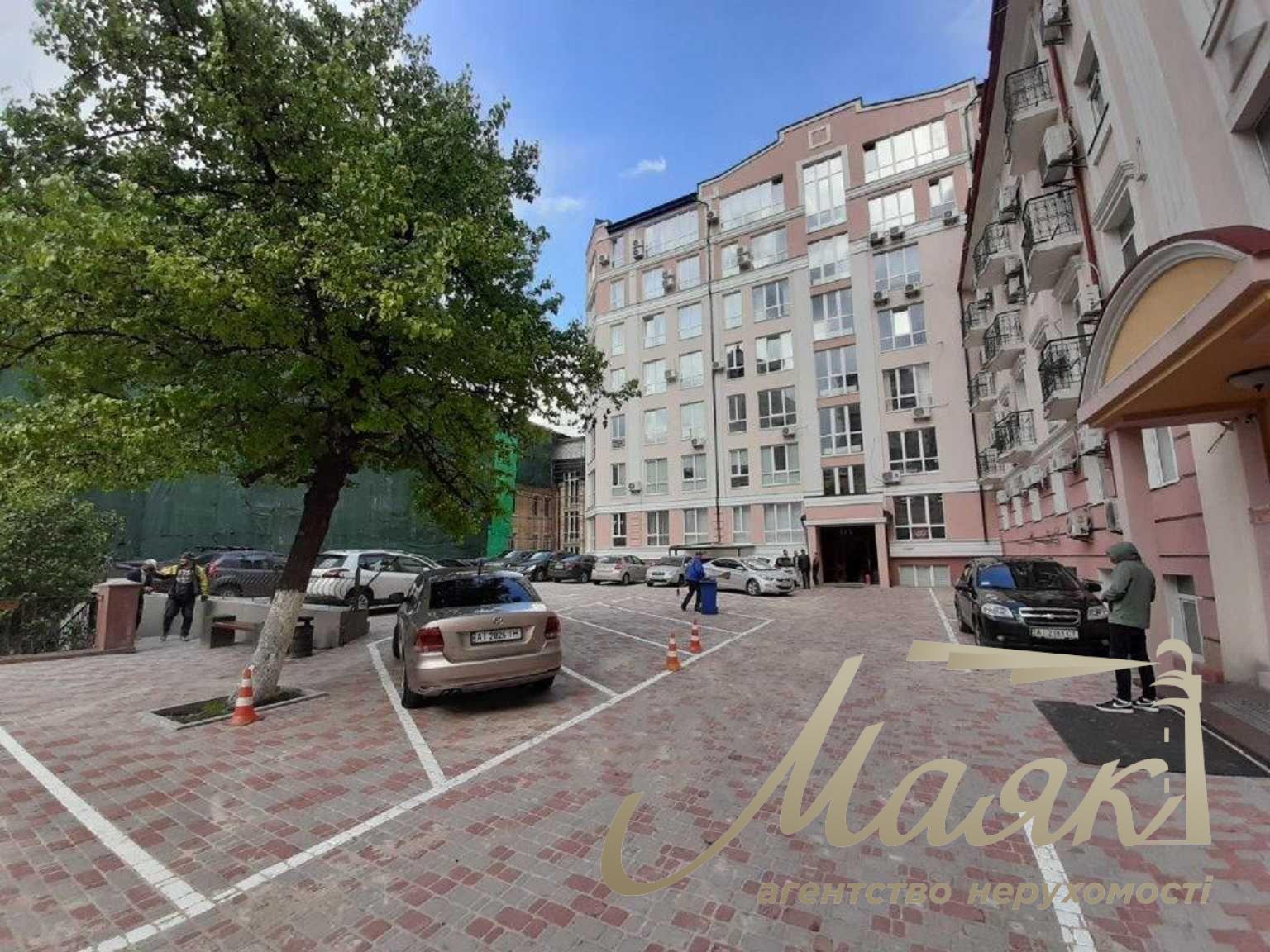 Оренда офісу в БЦ на Глибочицькій 40 (71 м2)