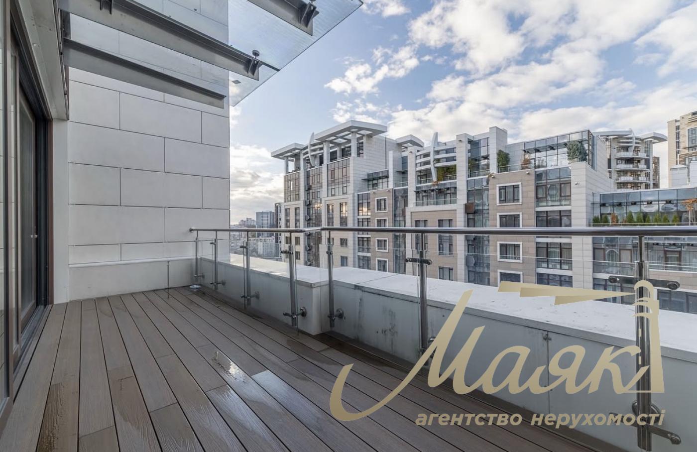 Продаж дворівневого пентхауса площею 204 м² Київ, Печерський район, ЖК "Бульвар Фонтанів", вул. Саперне поле, 5