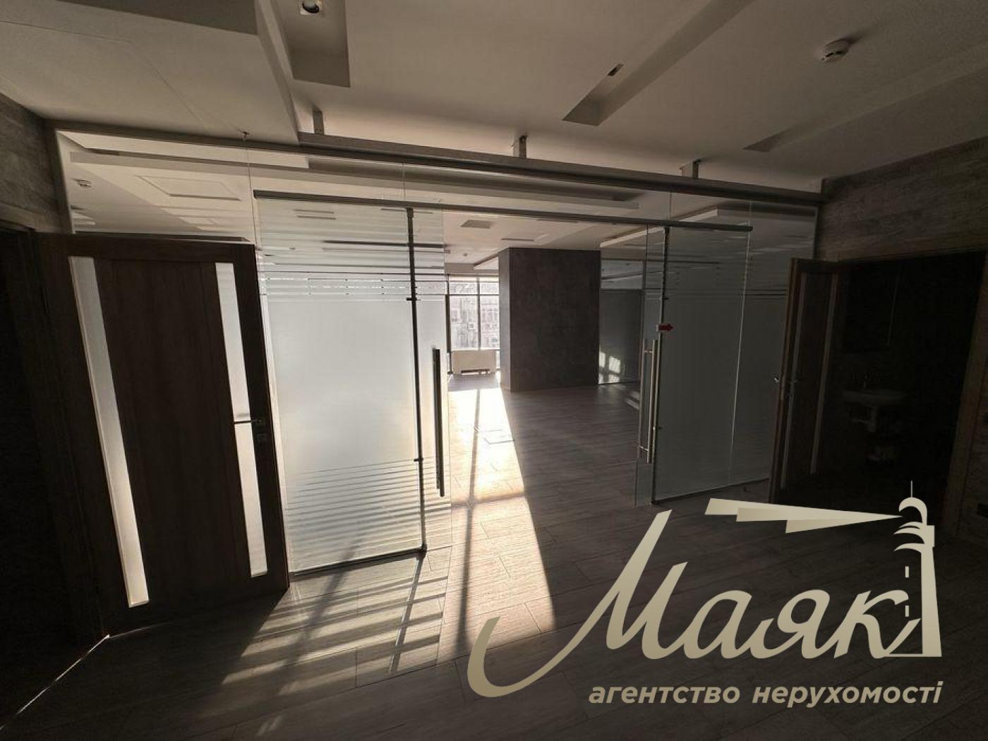 Оренда офісу 186 м.кв ст.метро Олімпійська, Центр