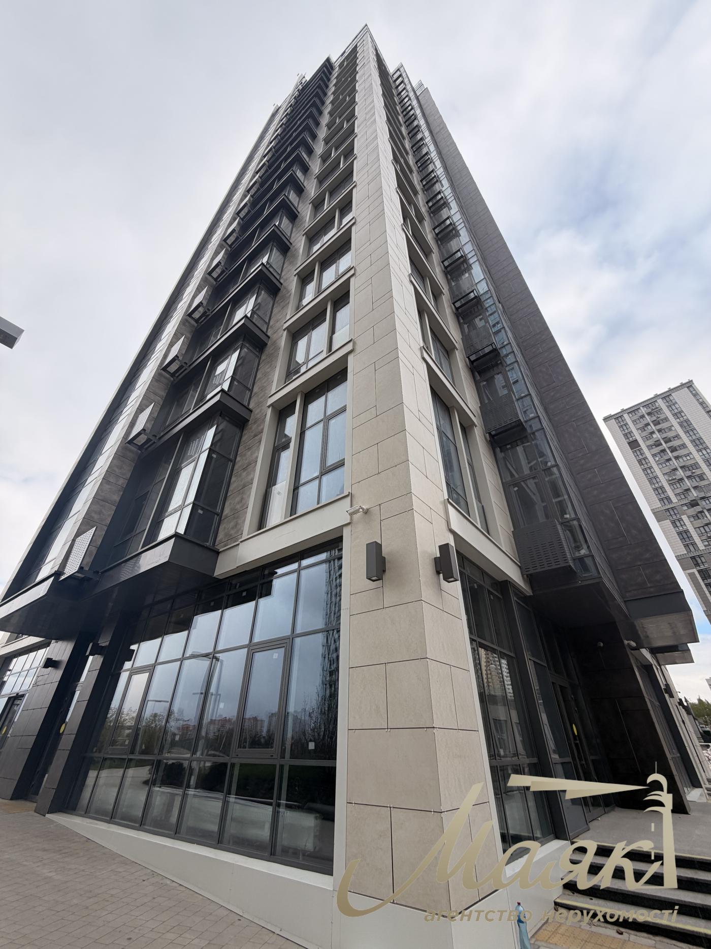 For sale 5-room apartment LCD Novopecherskie Lipki, Verkhoglyada street (Dragomirov)