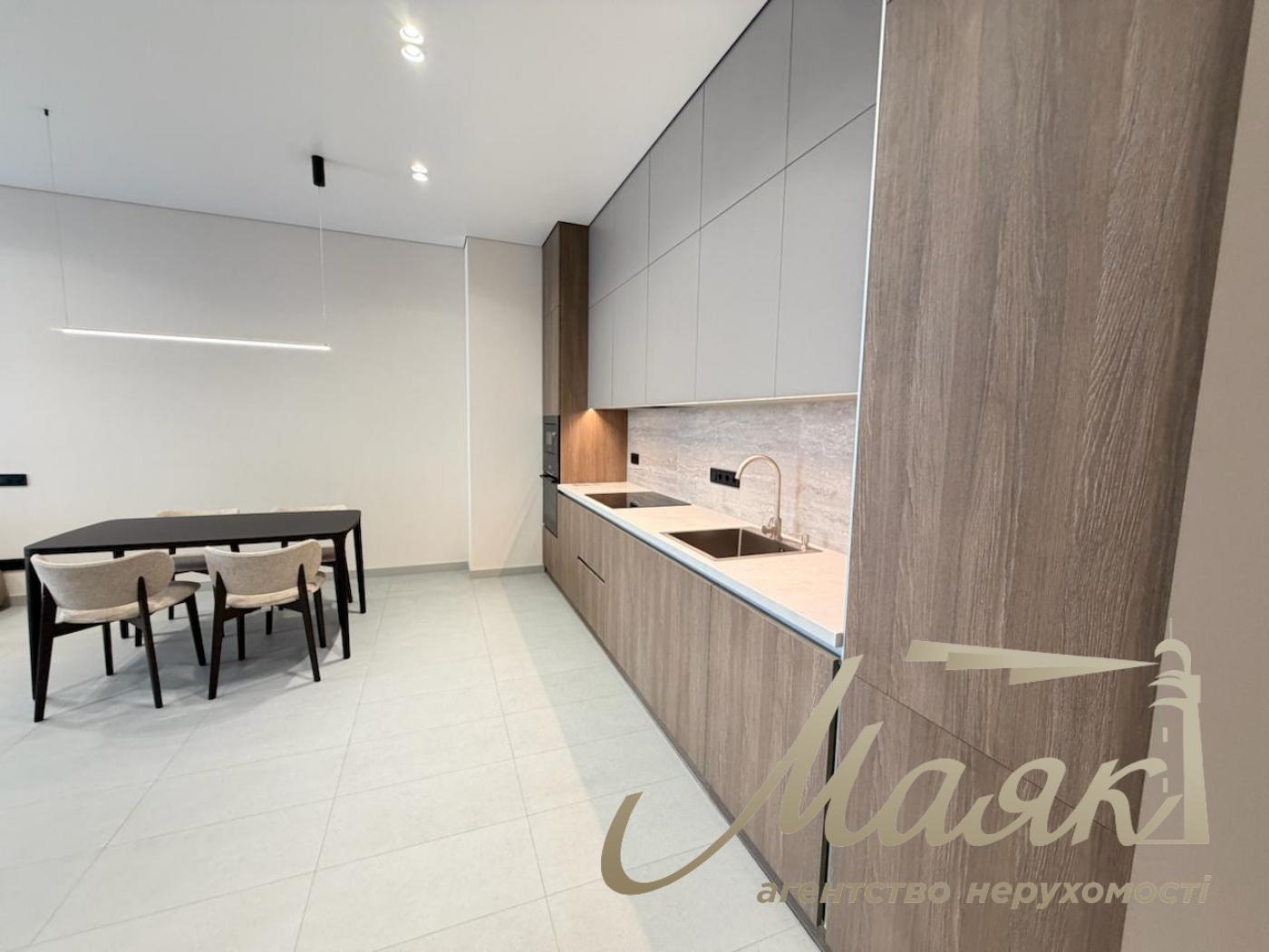 3-Bedroom Apartment for Rent in the Novopecherskie Lipki Residential Complex, 15B Verkholyuda (Dragomirova) St.