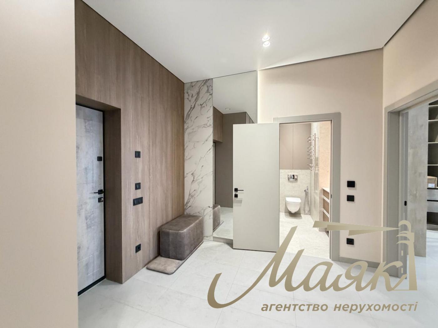 3-Bedroom Apartment for Rent in the Novopecherskie Lipki Residential Complex, 15B Verkholyuda (Dragomirova) St.