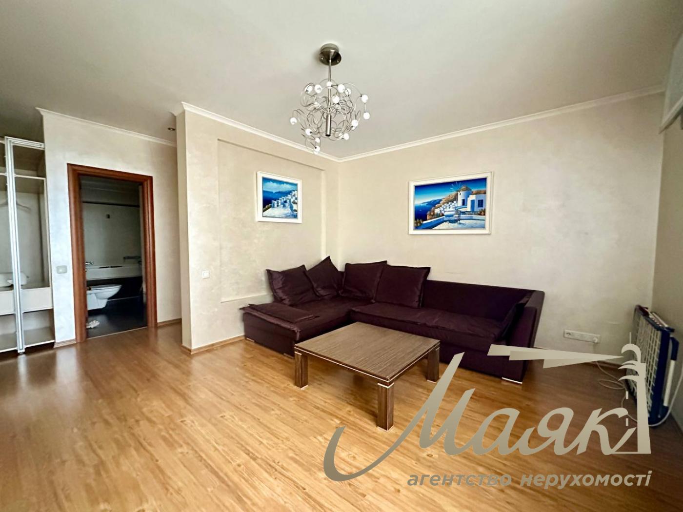 Аренда 3-х комнатной квартиры по ул.Степана Руданского 4-6,метро Сырец.