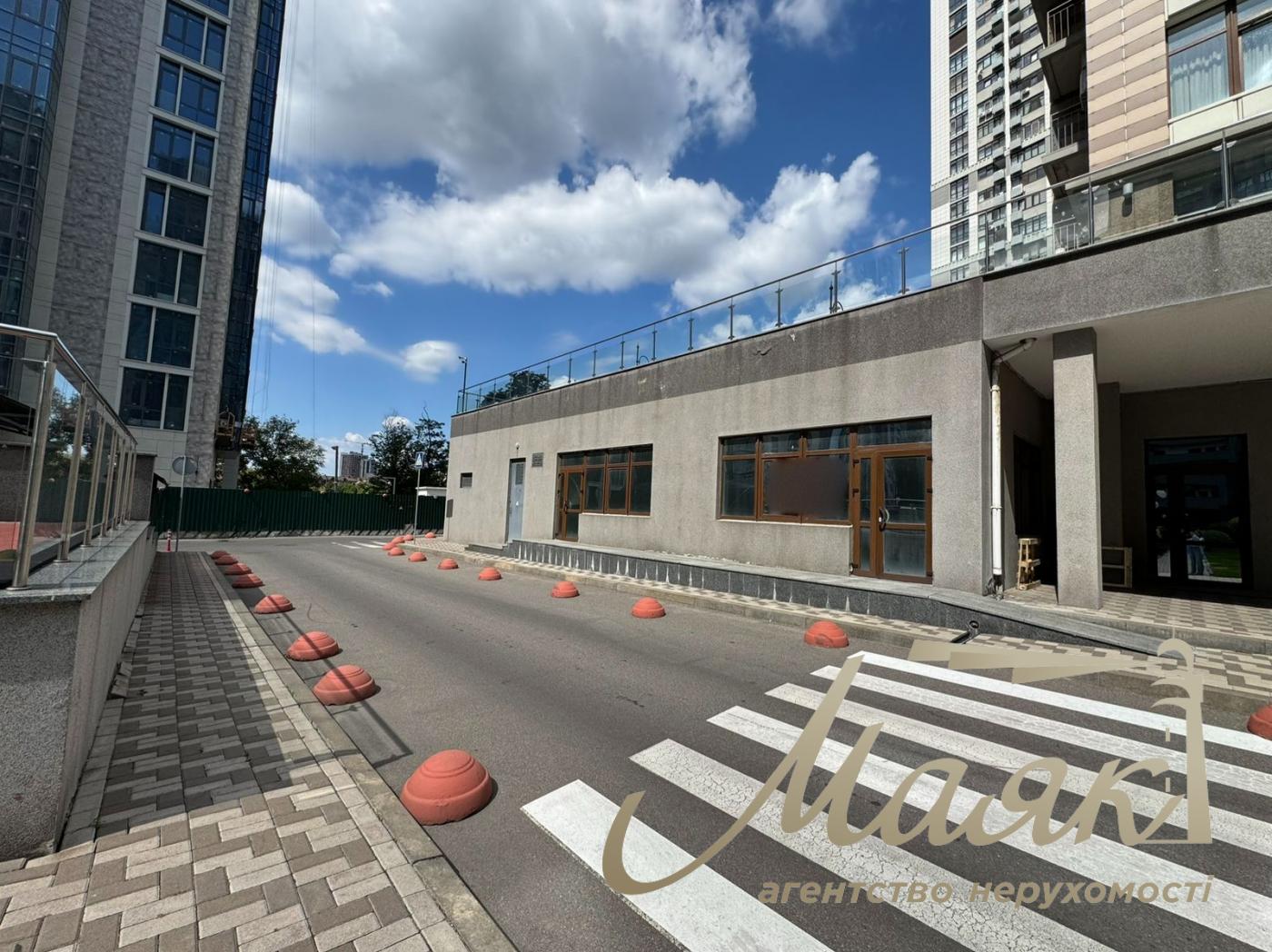 Sale facade 215m2, Novopecherskie Lipki, Dragomirova, 20A