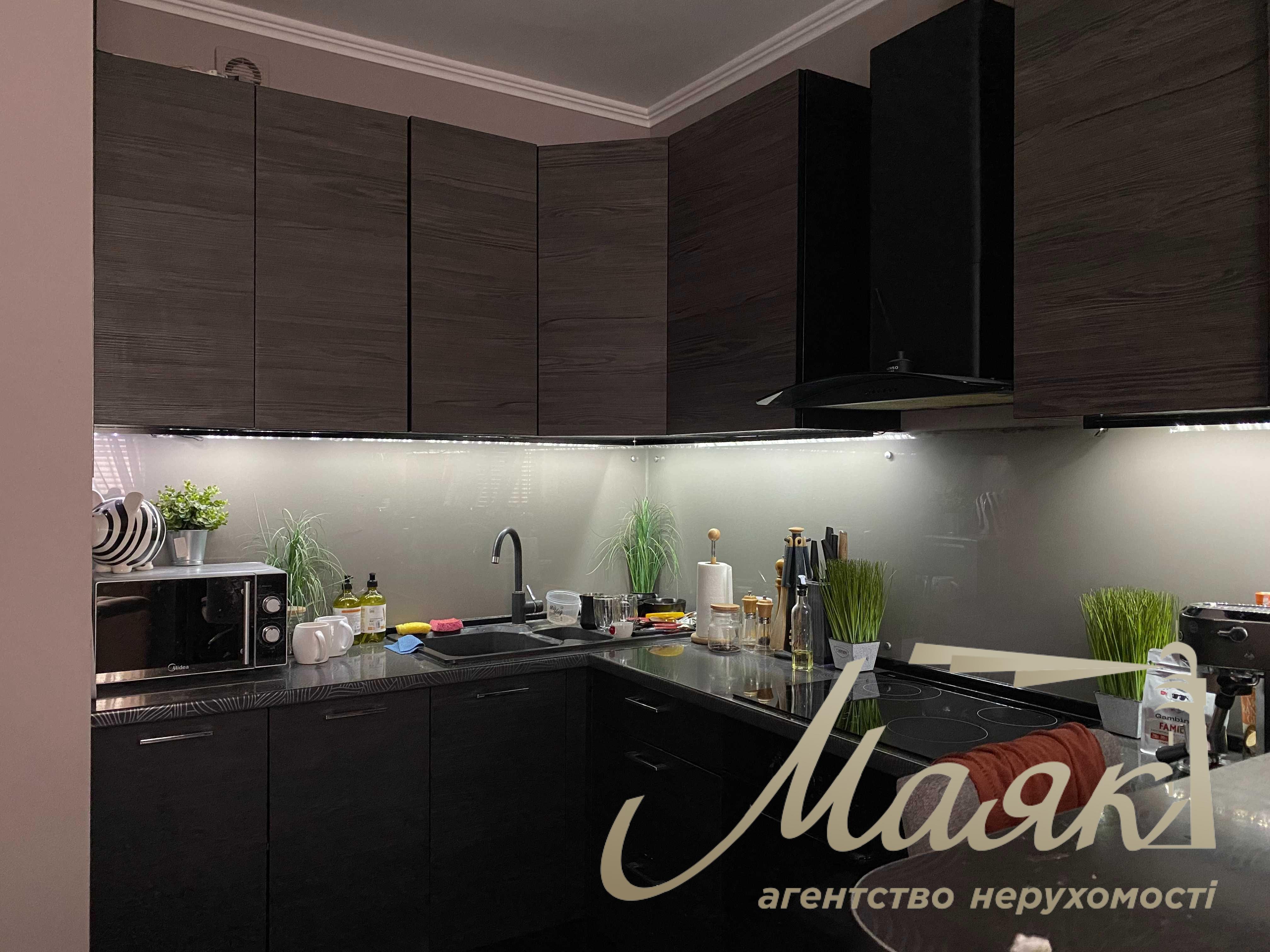 Продаж стильної квартири площею 101 м² з авторським ремонтом у ЖК бізнес-класу «Калнишевського, 7» в Оболонському районі, Мінський масив