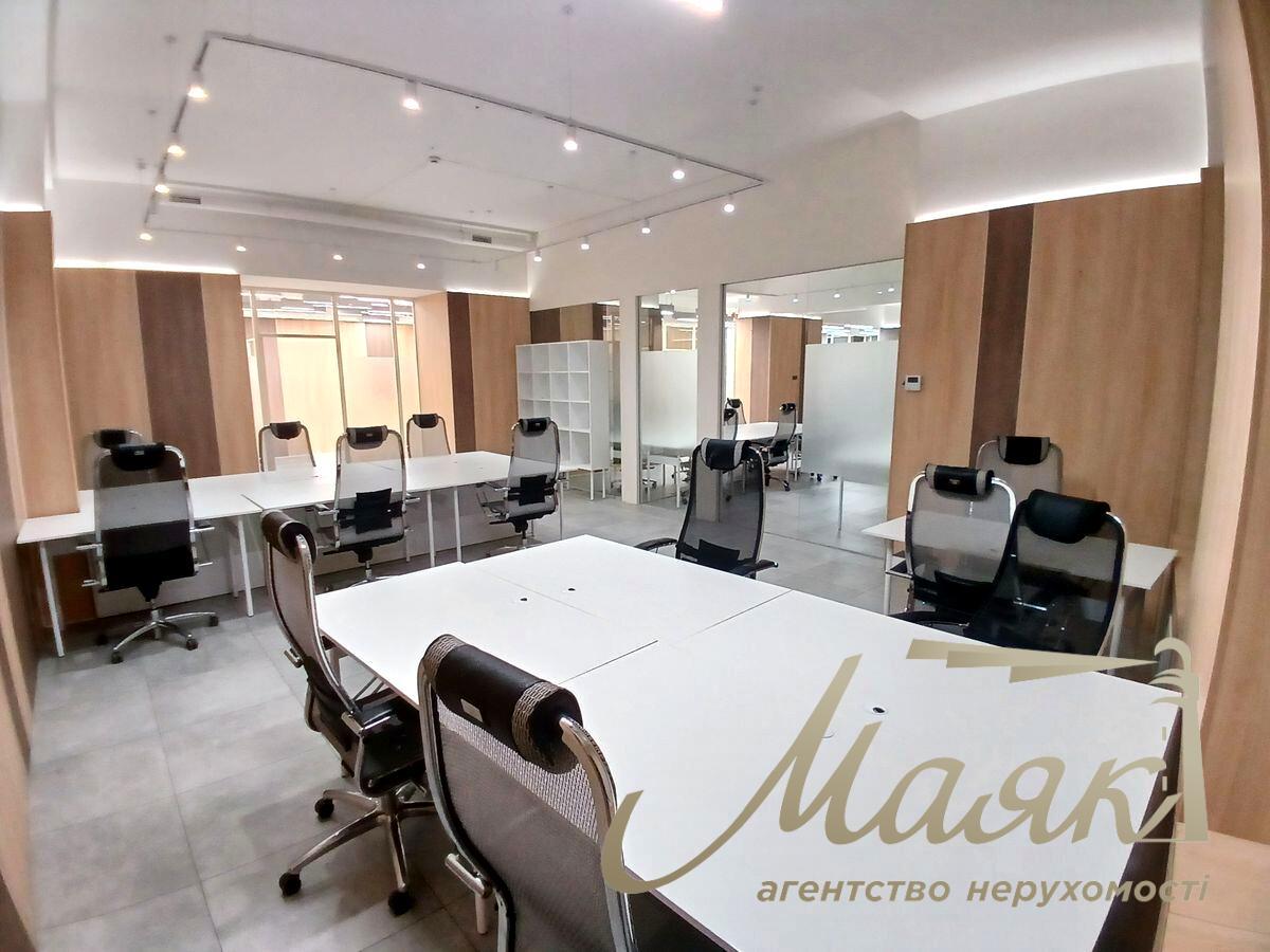 Office for rent 250 sq.m in LCD A52 Secheviye Streltsov str. (Artema), 44-A