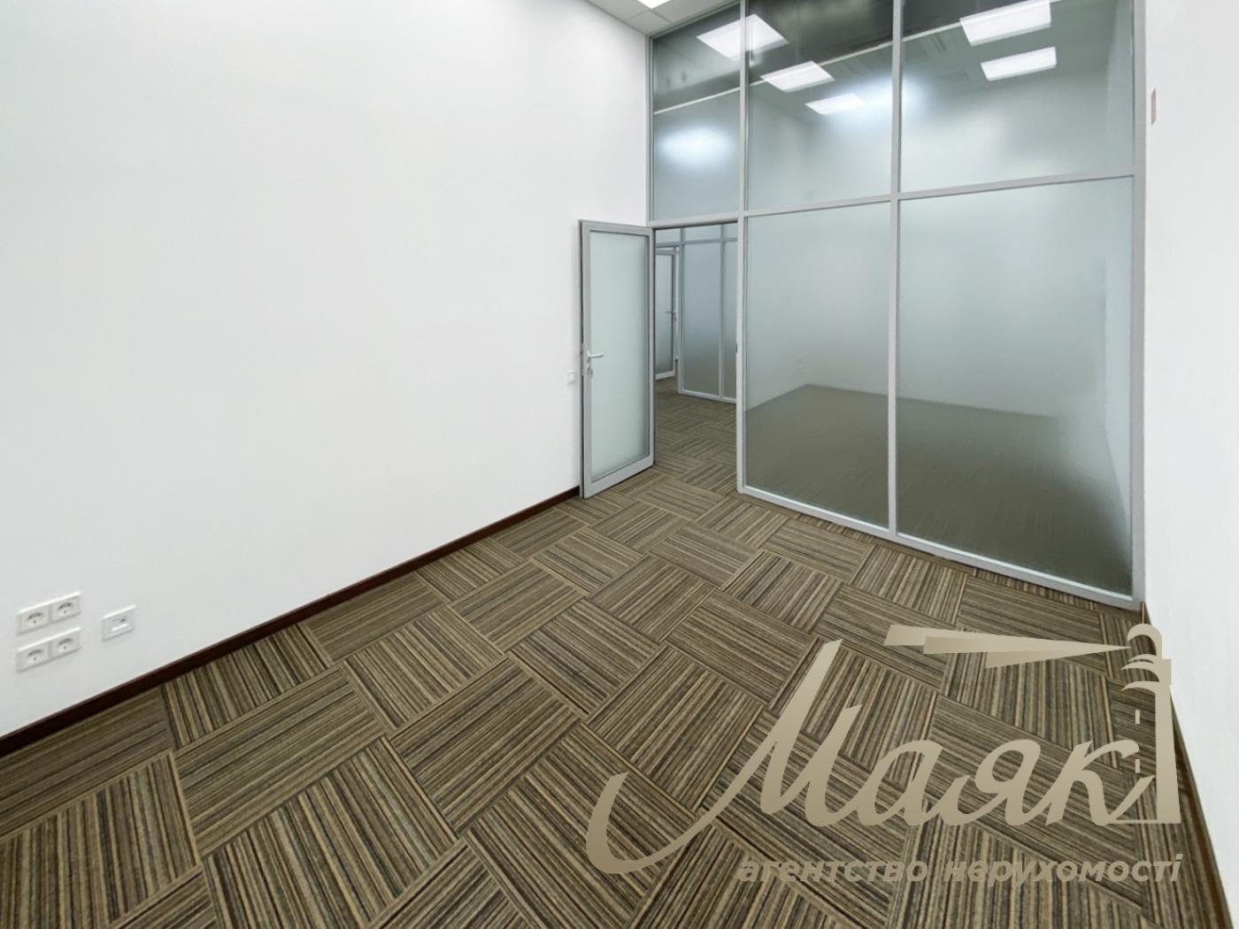Office for rent 386m2, Akhtyrsky per. 7, BC Victoria Park.