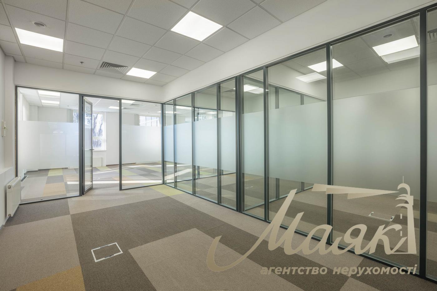 Оренда офісу 726м2 в БЦ Євразія, по вул.Жилянська 78, Центр.