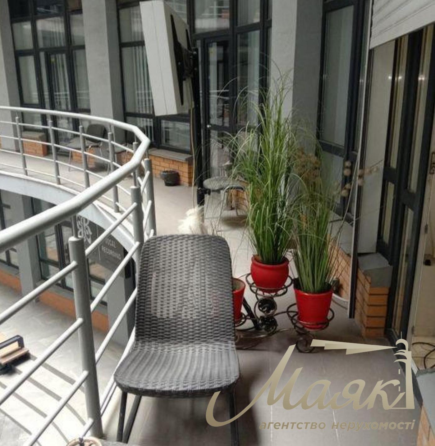 Продажа офиса 52 м.кв. в БЦ Волна, Печерск, Центр