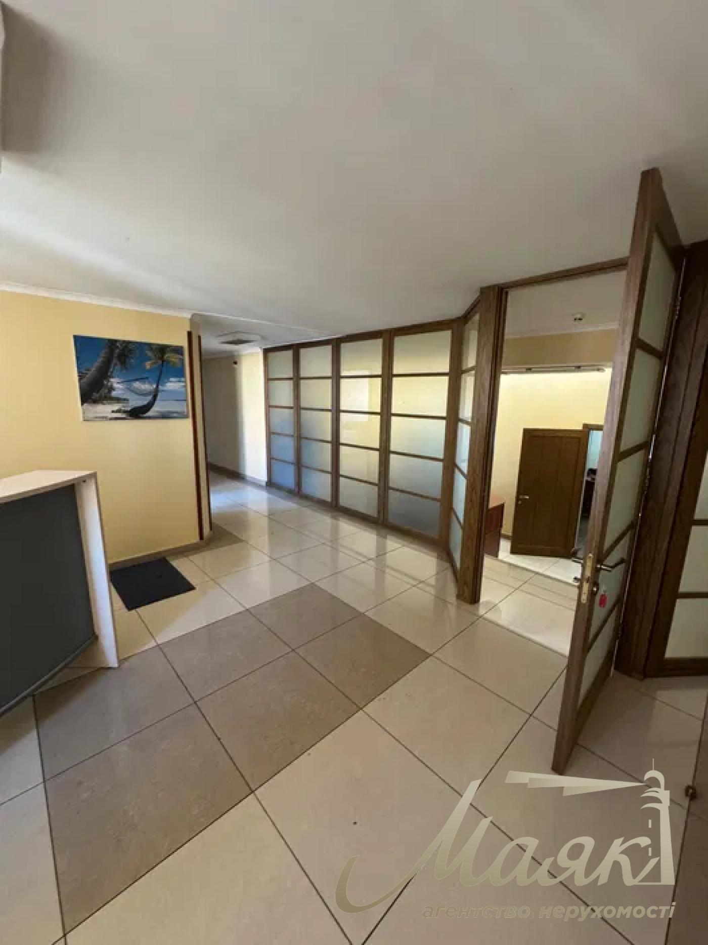 Аренда офиса 350м2 по ул.Антоновича 157, Центр