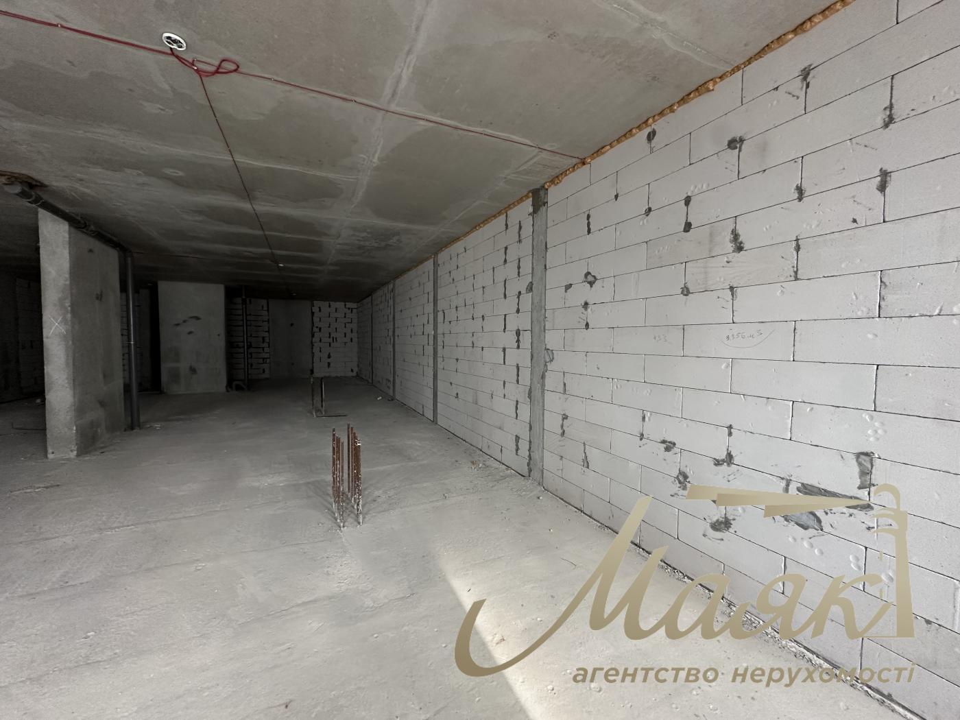 Commercial space for sale with 2 entrances (170.9 m²) at 21-A Tsentralnaya St.