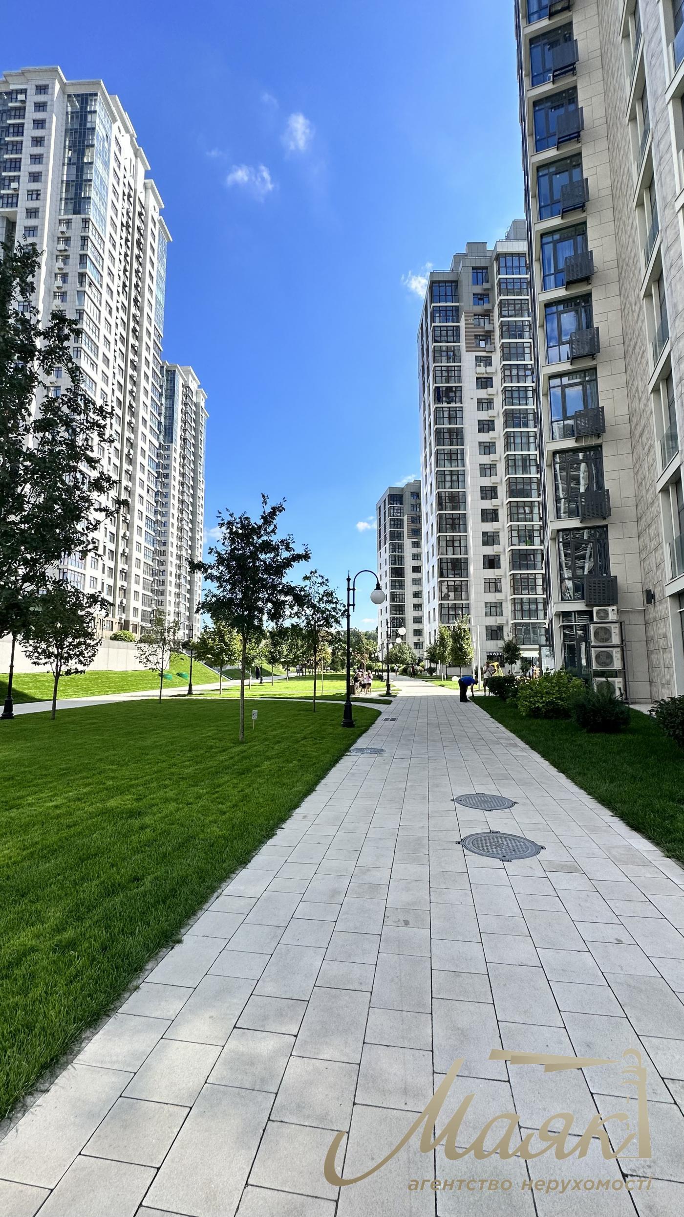 For sale 3-room apartment, 119 m2 in LCD Novopecherskie Lipki Dragomirova 7 turn