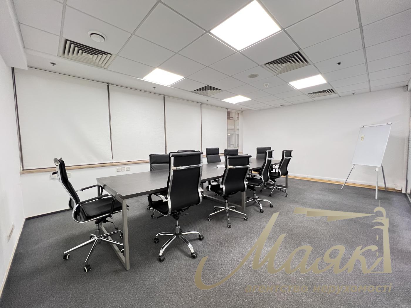 Оренда офісу 77 кв.м в БЦ Леонардо по вул. Богдана Хмельницького 52/17