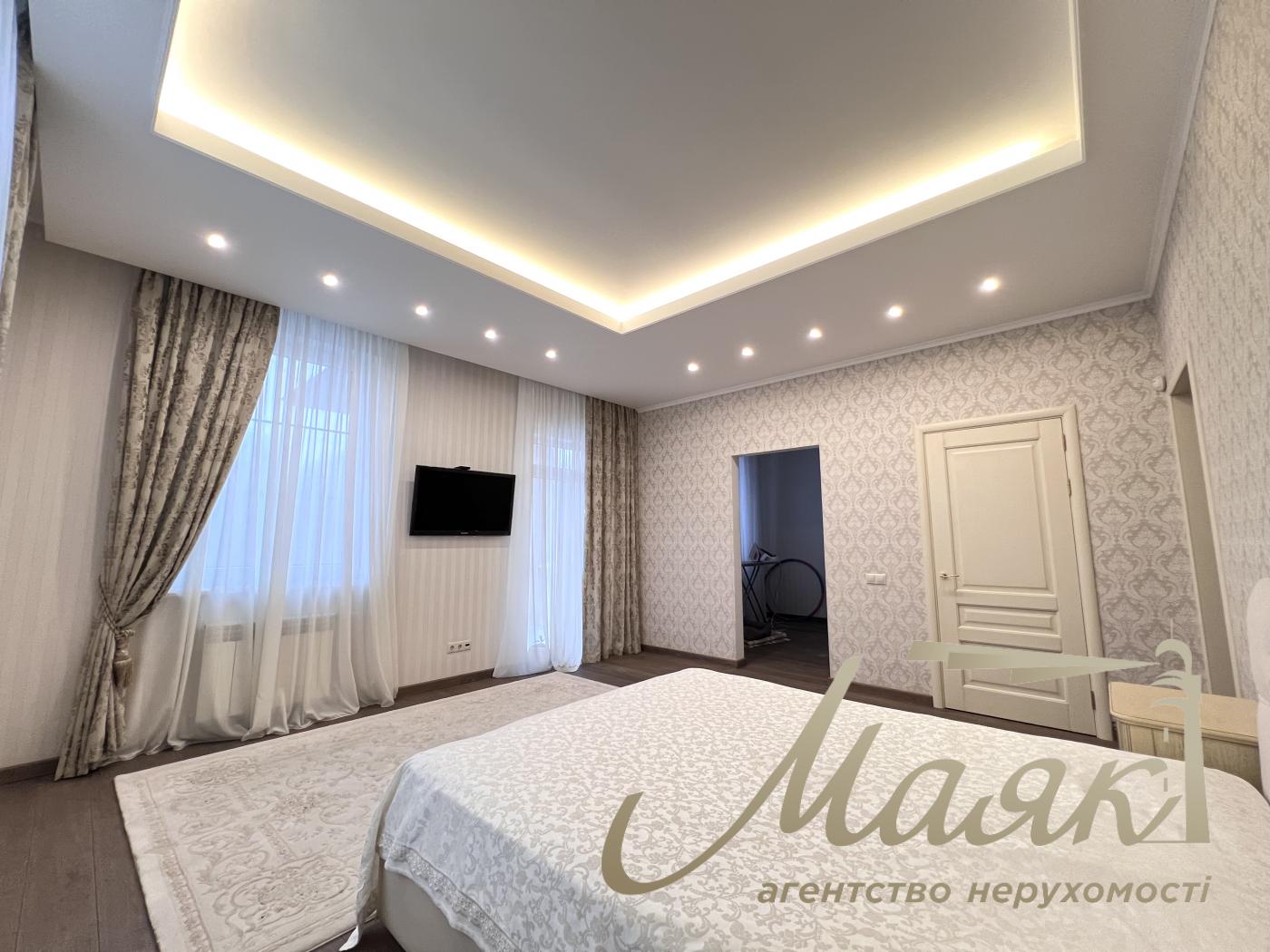 Rent 2-storey house 240m2, Goloseevsky district, Chapaevka.