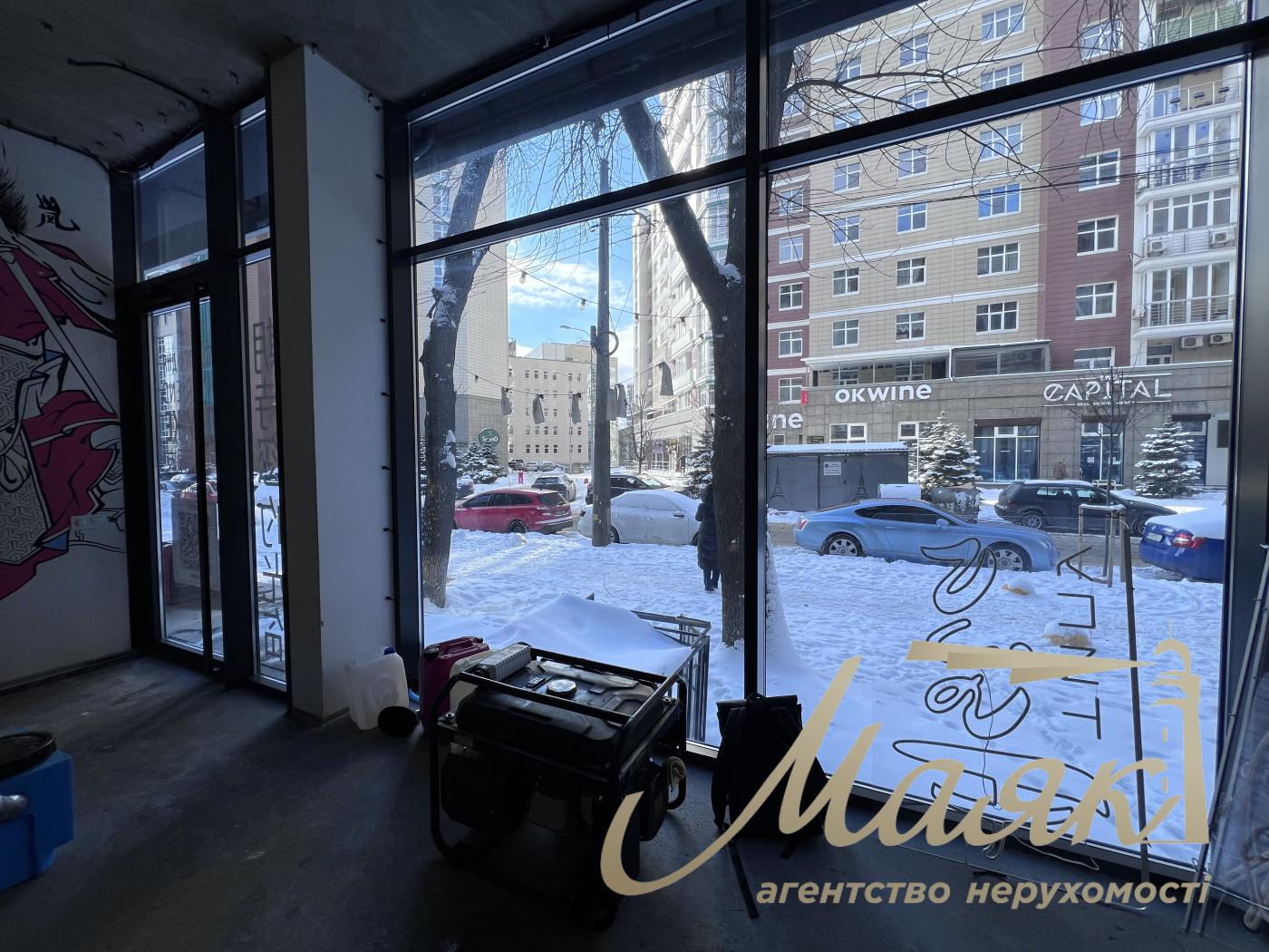 Оренда фасадного приміщення 30 м² 15 кВт окрема витяжка перший поверх
