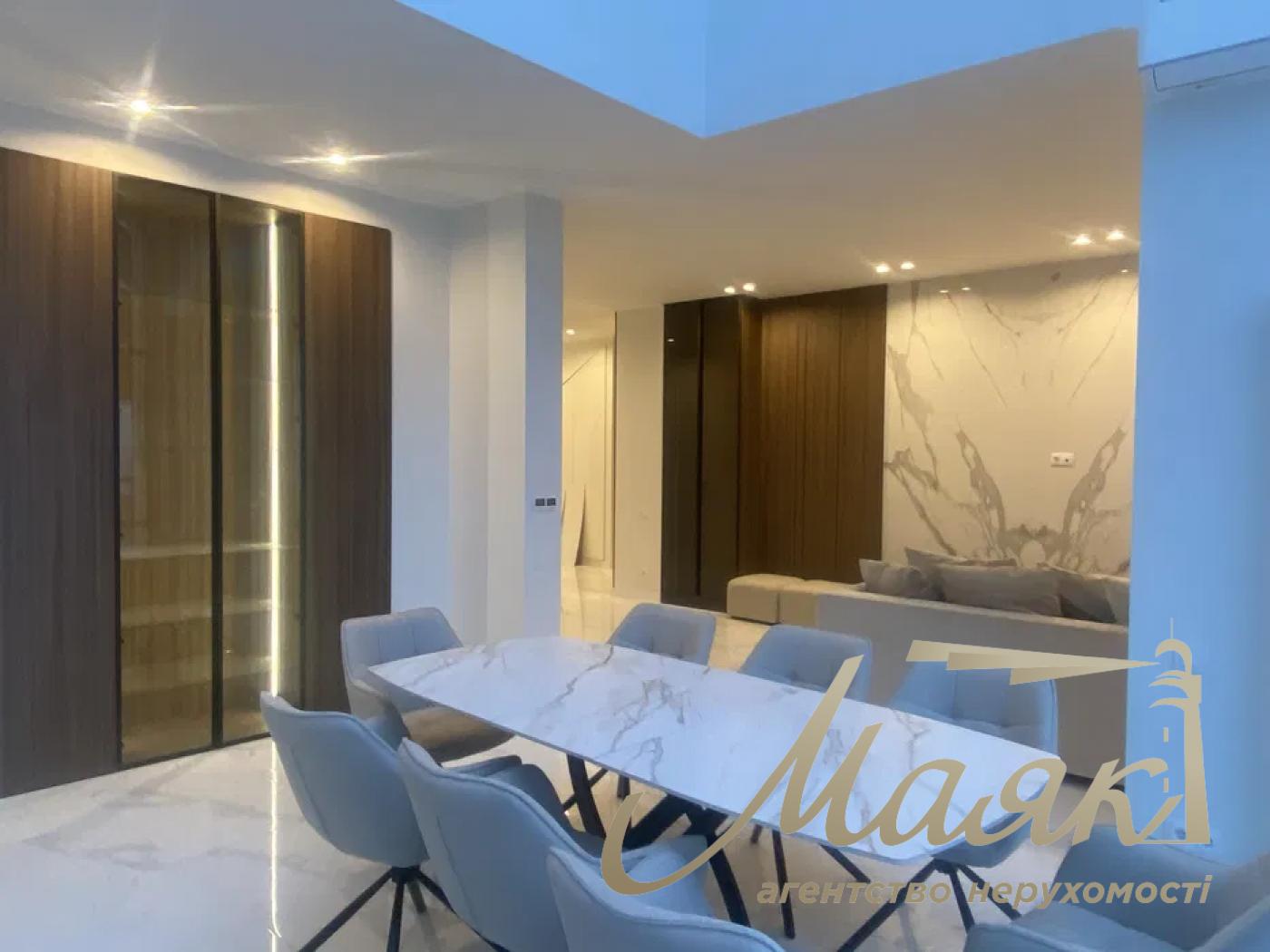 Оренда дворівневого пентхауса ЖК Фундукліївський, вул. Богдана Хмельницького