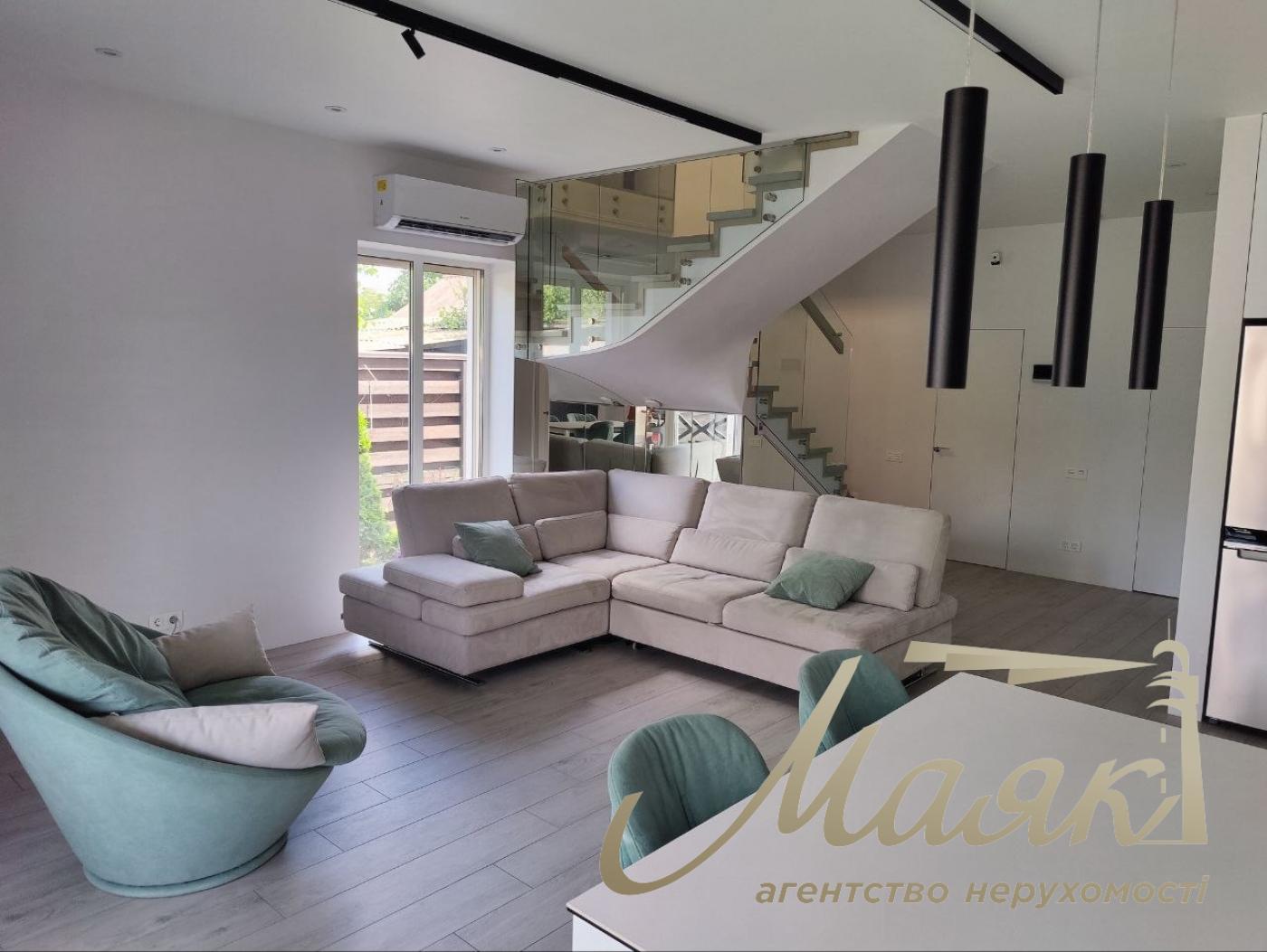 Оренда 2-поверхового дуплексу (140 м²) на Осокорках, за 750 м від «Новуса»