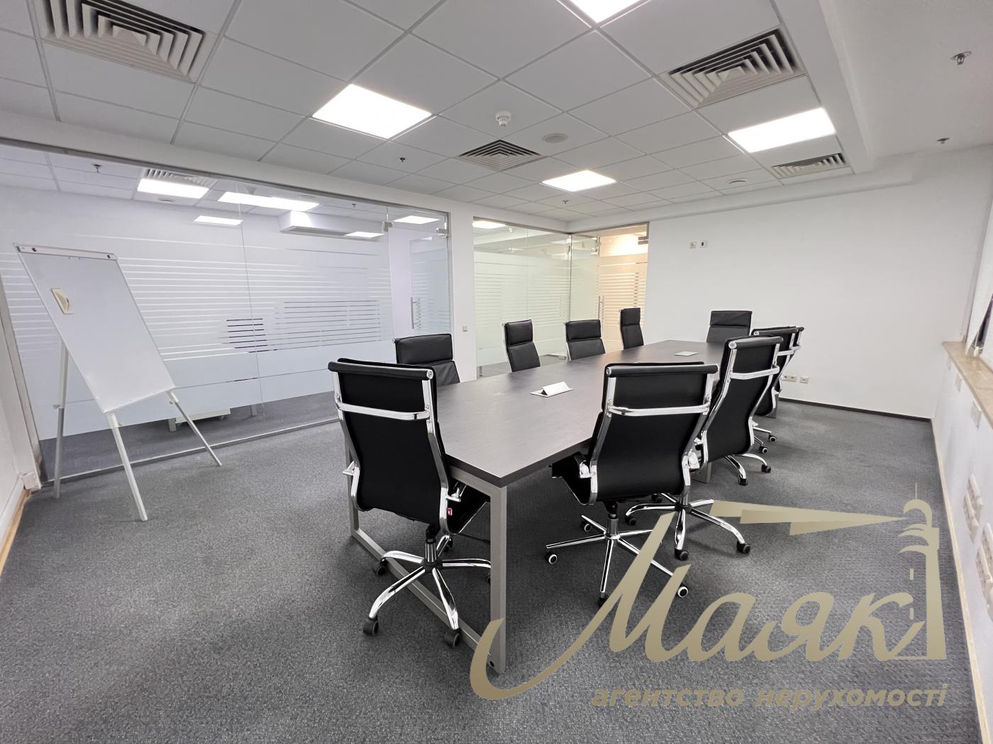 Оренда офісу 77 кв.м в БЦ Леонардо по вул. Богдана Хмельницького 52/17