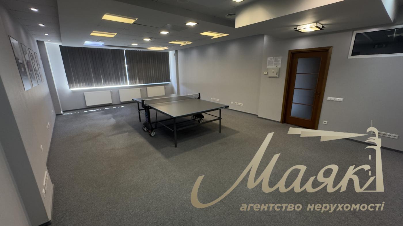 Оренда офісу 682м2 у БЦ класу "А" Панорама, Центр, Майдан