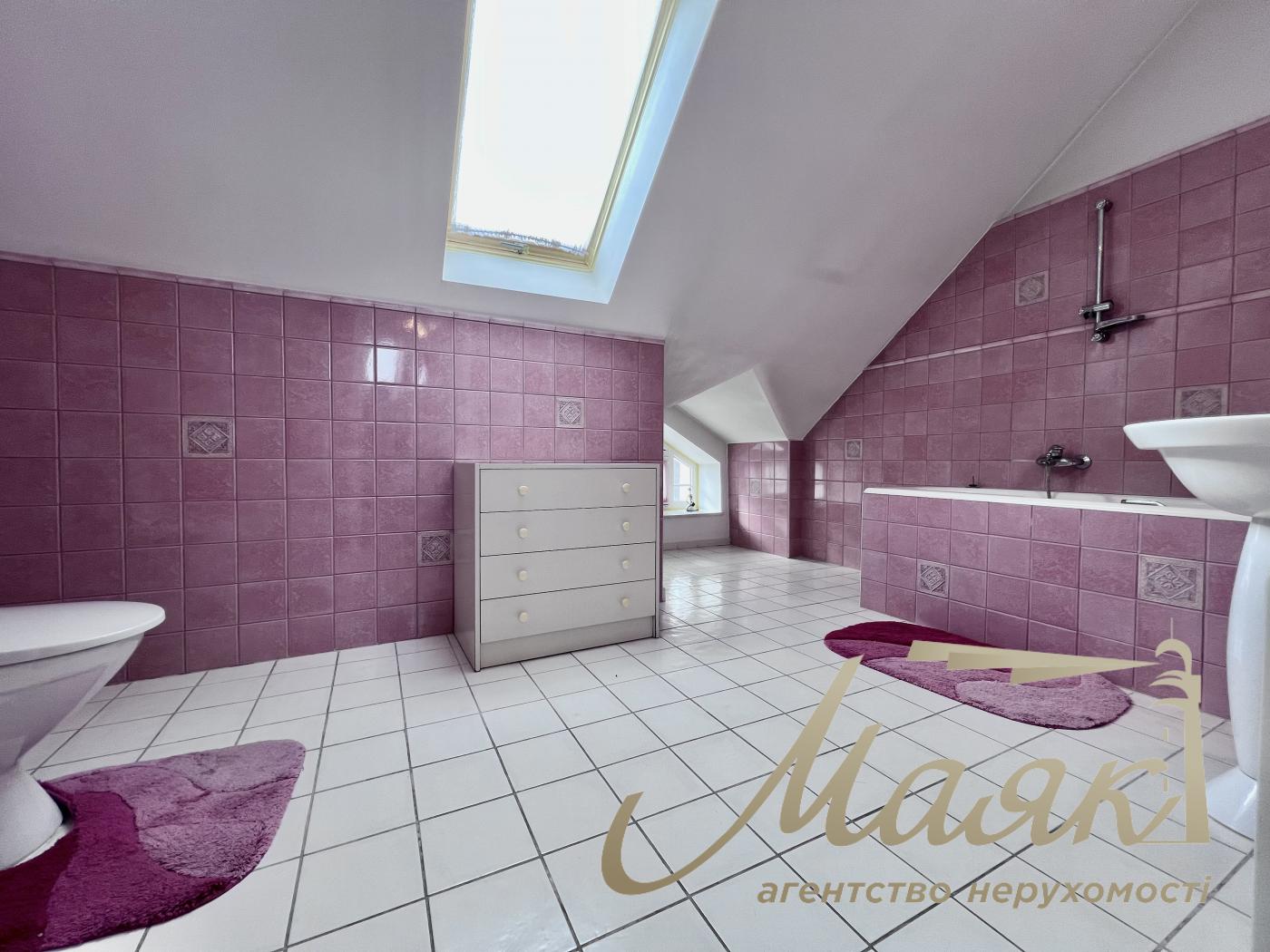 Rent 3-storey house 492,7m2, Lesniki