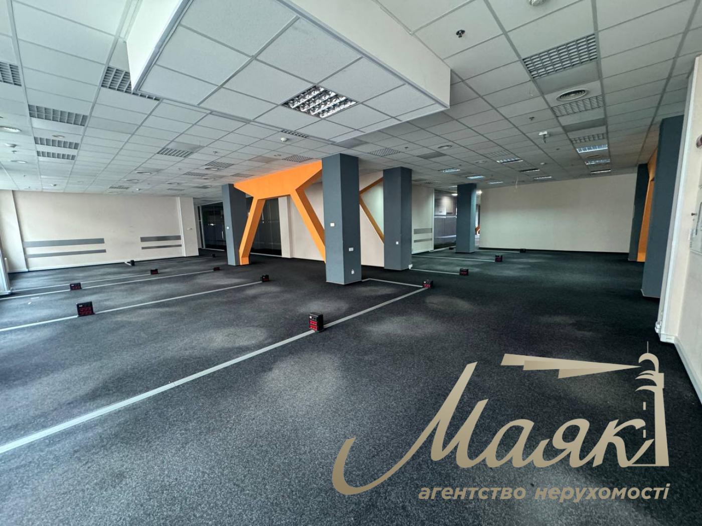 Оренда офисного помещение 1959 м² в бизнес-центре Фарингейт, Киев