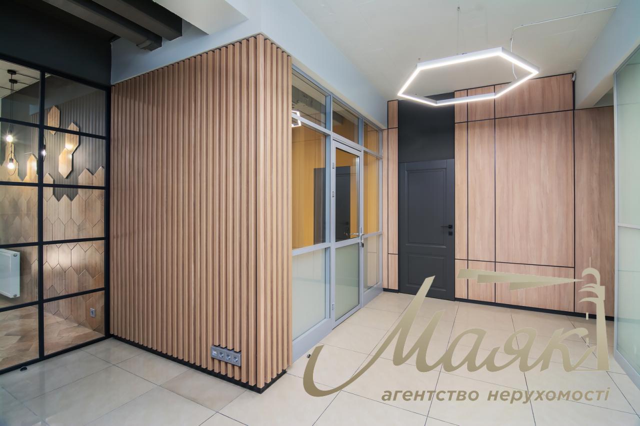 Office space for rent, brand-new, 240 m², near the Dvorets Sporta metro station