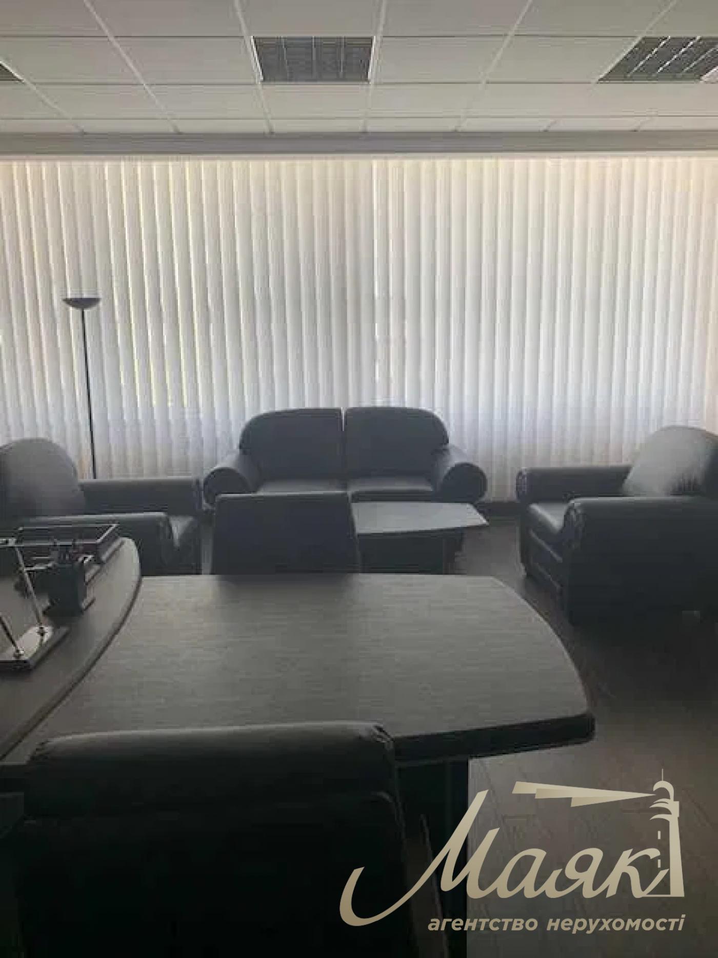 Office for rent 78,5m2 on Lesya Ukrainka 26, Pecherskaya.
