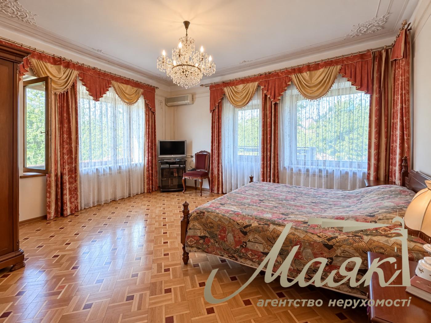 For rent: a two-story house in the town of Kozin/Koncha-Zaspa—207.9 m², 18.55 sotok, Anatoliy Solovyanenko Street, Obukhov direction, Kyiv Oblast.