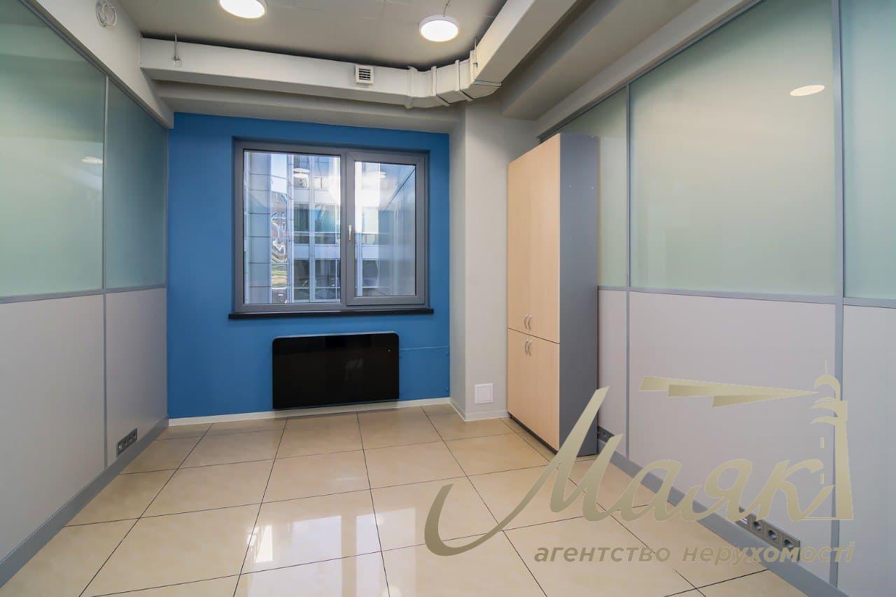 Office for rent, Sportyvna Square, center, Kiev