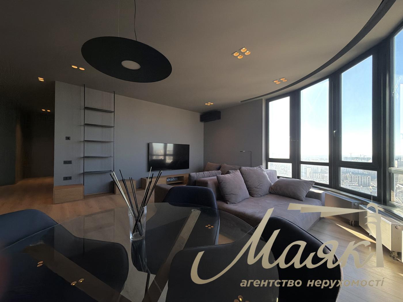 Оренда 3-х кімнатної квартири 130 кв.м. на вул.Преображенська 8Б