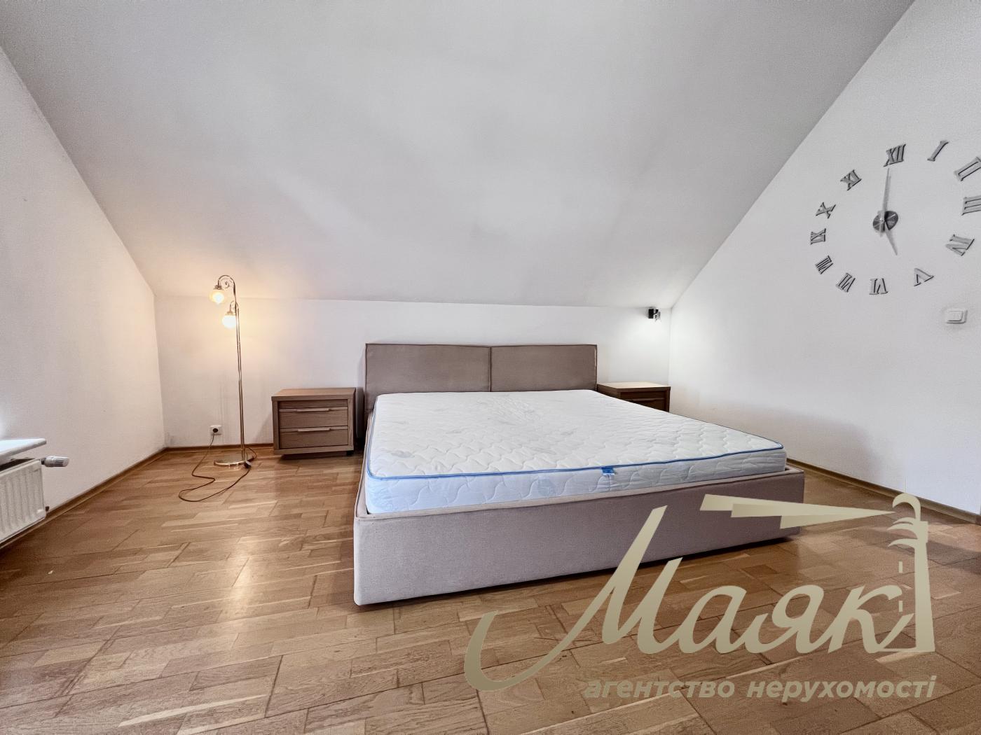 Rent 3-storey house 492,7m2, Lesniki