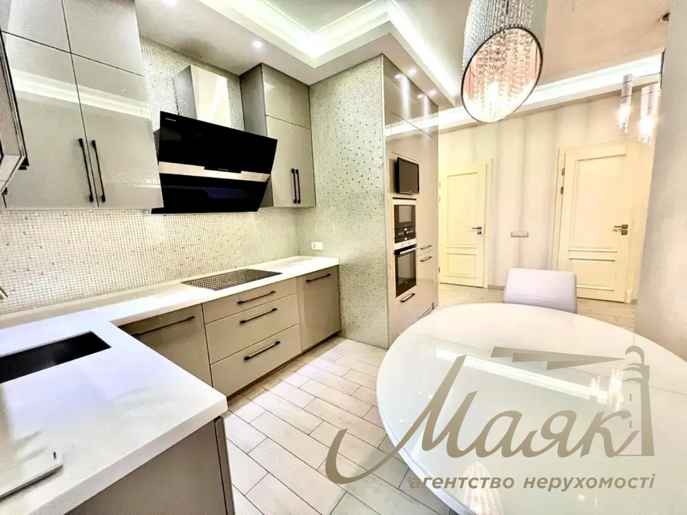Оренда 3-кімнатної квартири у ЖК «Бульвар Фонтанів», 90 м²