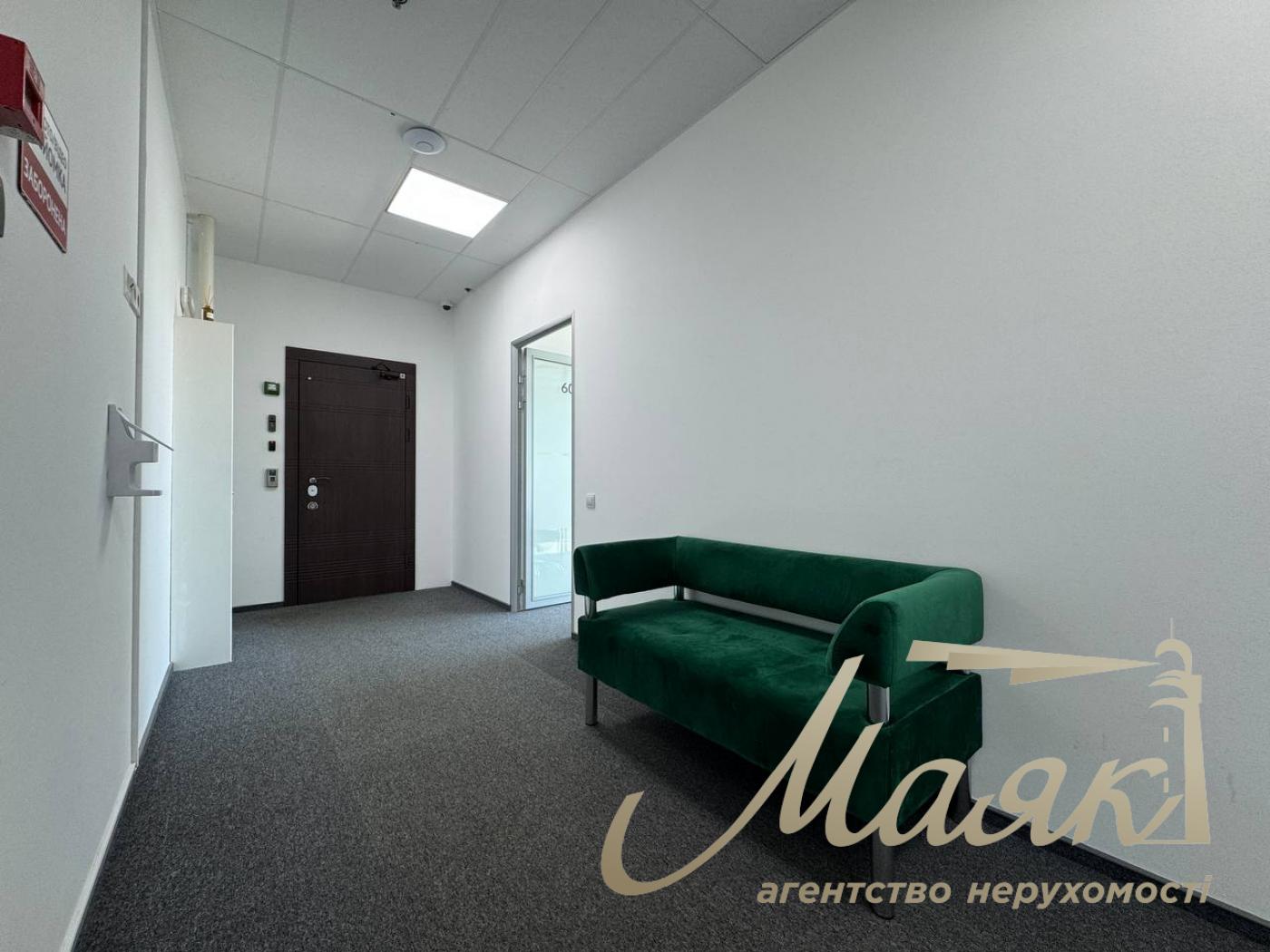 Office space for rent: 972 m² in the business center at 15 Leipzigskaya St., Pechersky District.