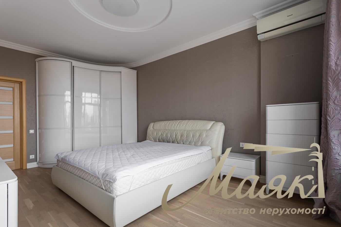 For sale Apartment 86,4 m2 LCD Golden Park Shevchenko district. Parkovo-Syretska, Syrets, Kiev