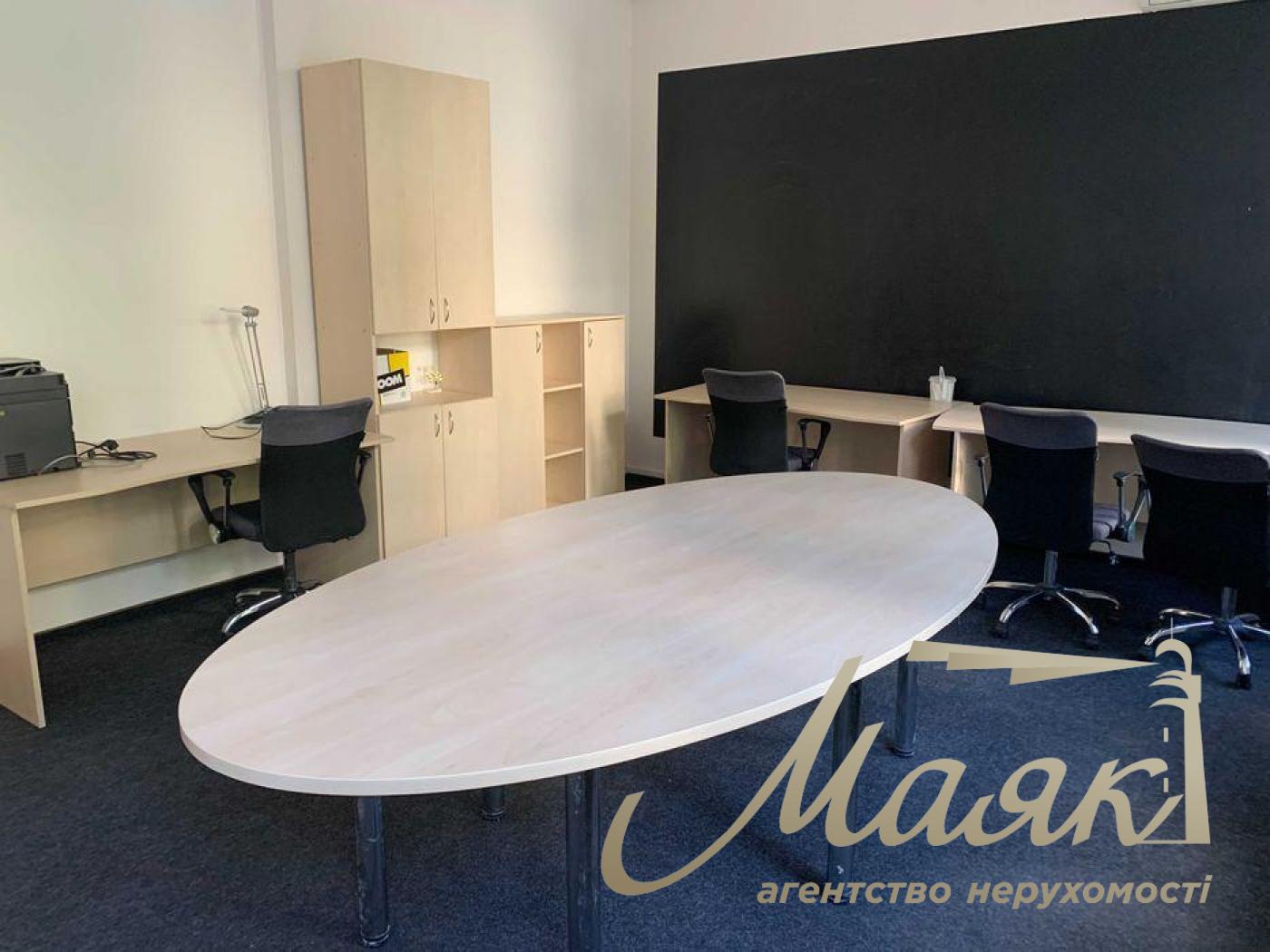 Продаж офісного приміщення 70 м.кв., Золоті Ворота, вул. Інститутська