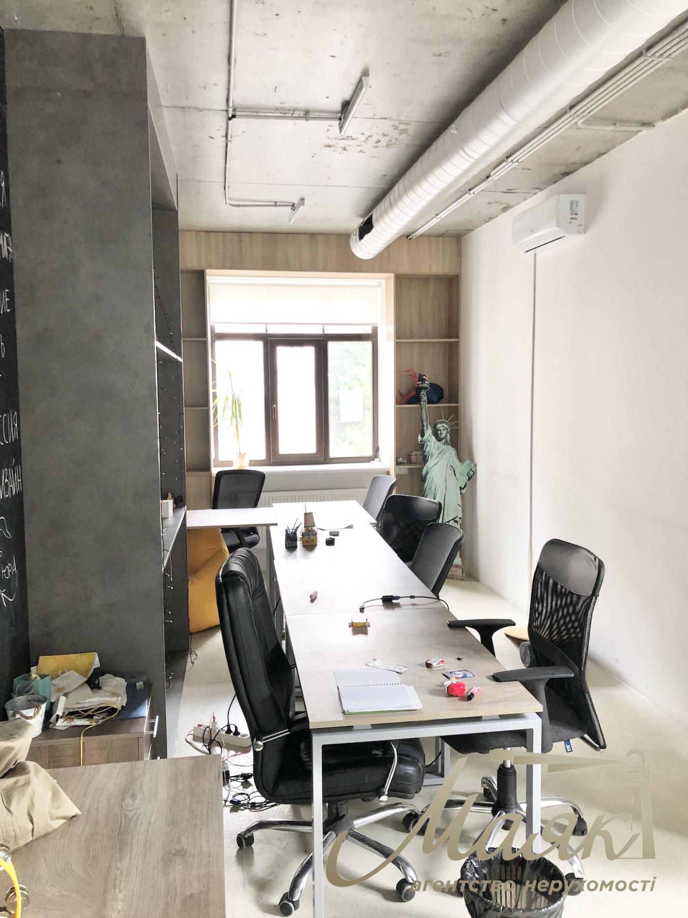 Rent office space 135 sq.m. sq. Vozdvizhenskaya 51A
