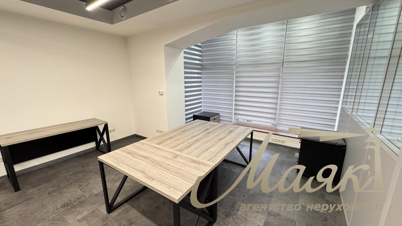 Продаж офісної будівлі в живописном районІ! Ул. Верхнегорская. Центр. Киев