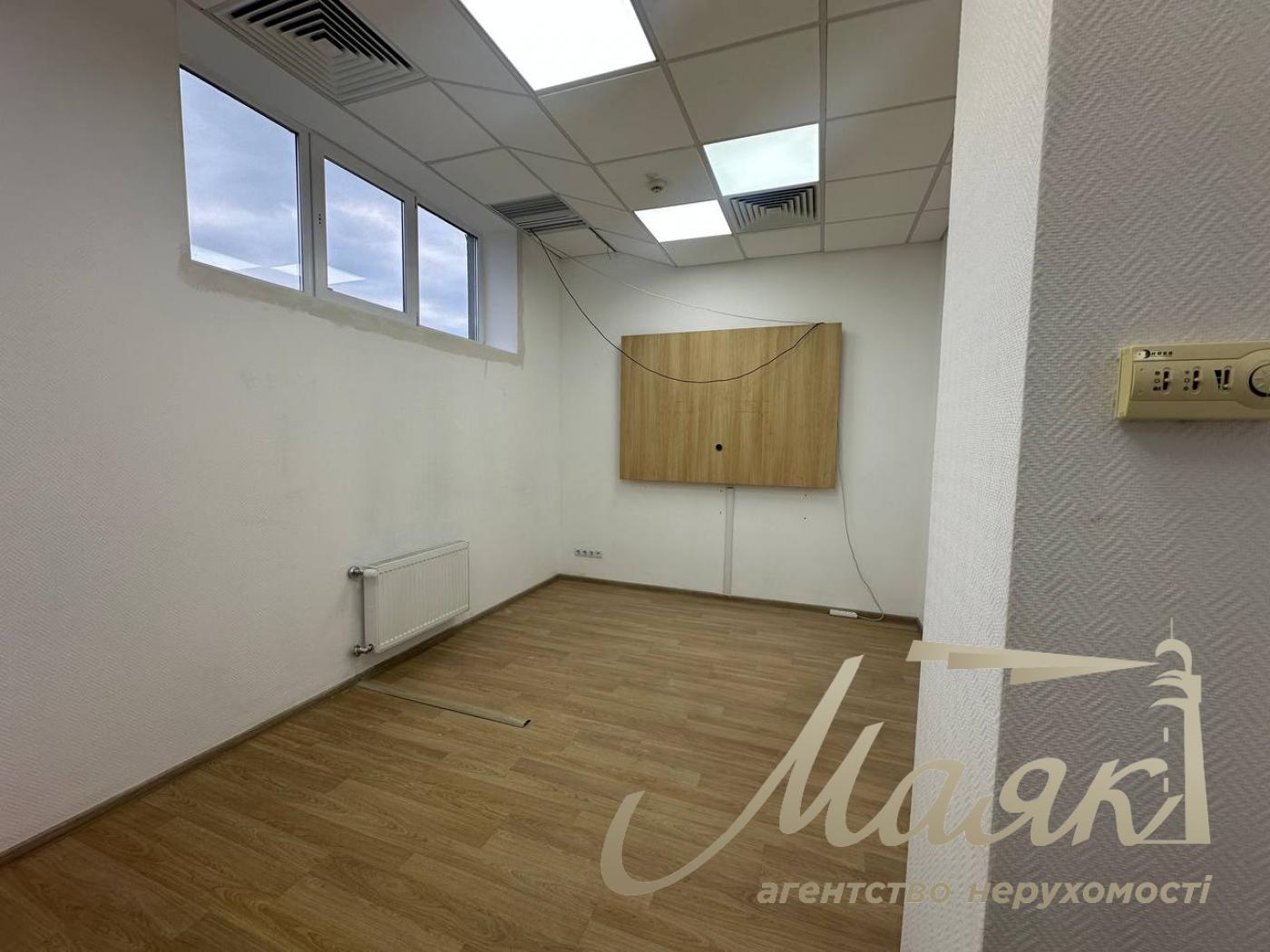 Оренда офісу площею 180 м² у бізнес-центрі «Доміно», вул. Нижній Вал, 51, Поділ.