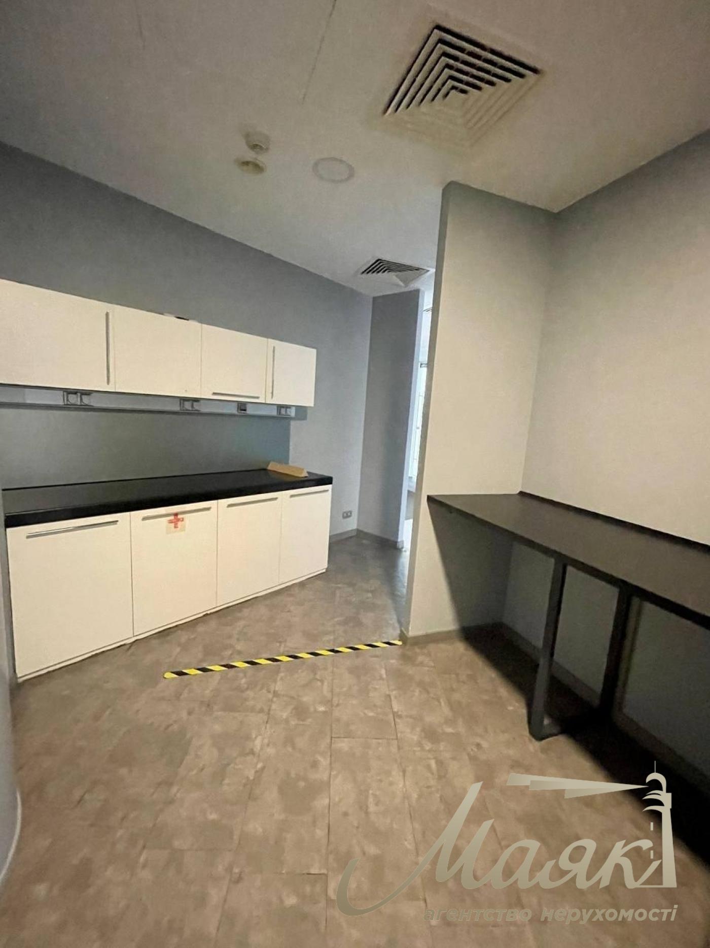 Оренда офісу площею 991 м² у бізнес-центрі «Парус», вул. Мечникова, 2, Центр.