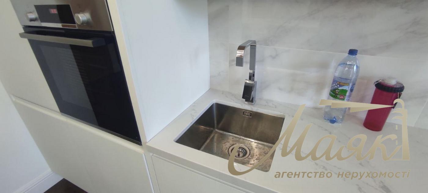 2-bedroom apartment for sale in the Podil Plaza & Residence residential complex, Hlubochitska Street