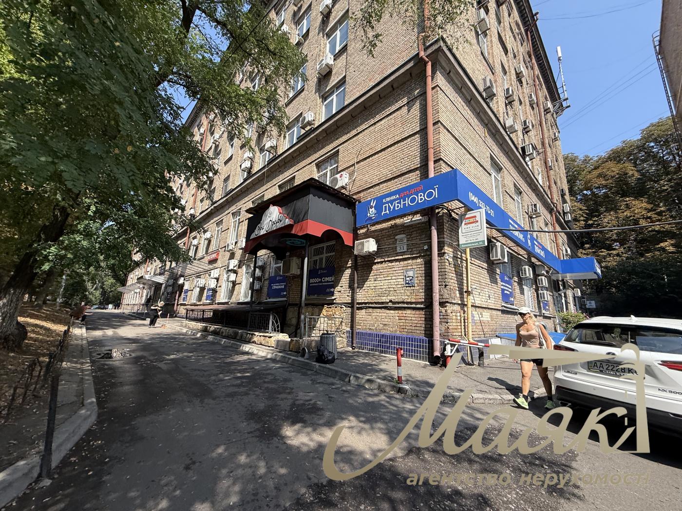 Продаж офісного поверху площею 1000 м², вул. Євгенія Коновальця, 31, Печерськ